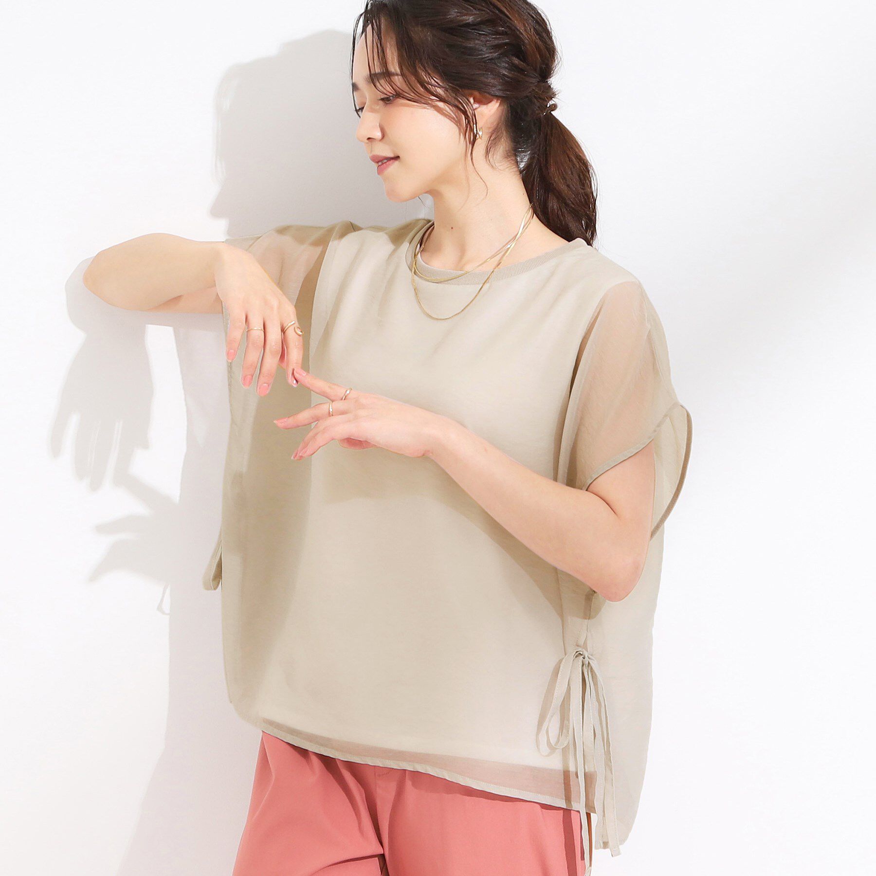 SHOO･LA･RUE「【洗える/S-LL】上品なシアー感 レイヤード風トップス」|シャツ・ブラウス|グレージュ(050)