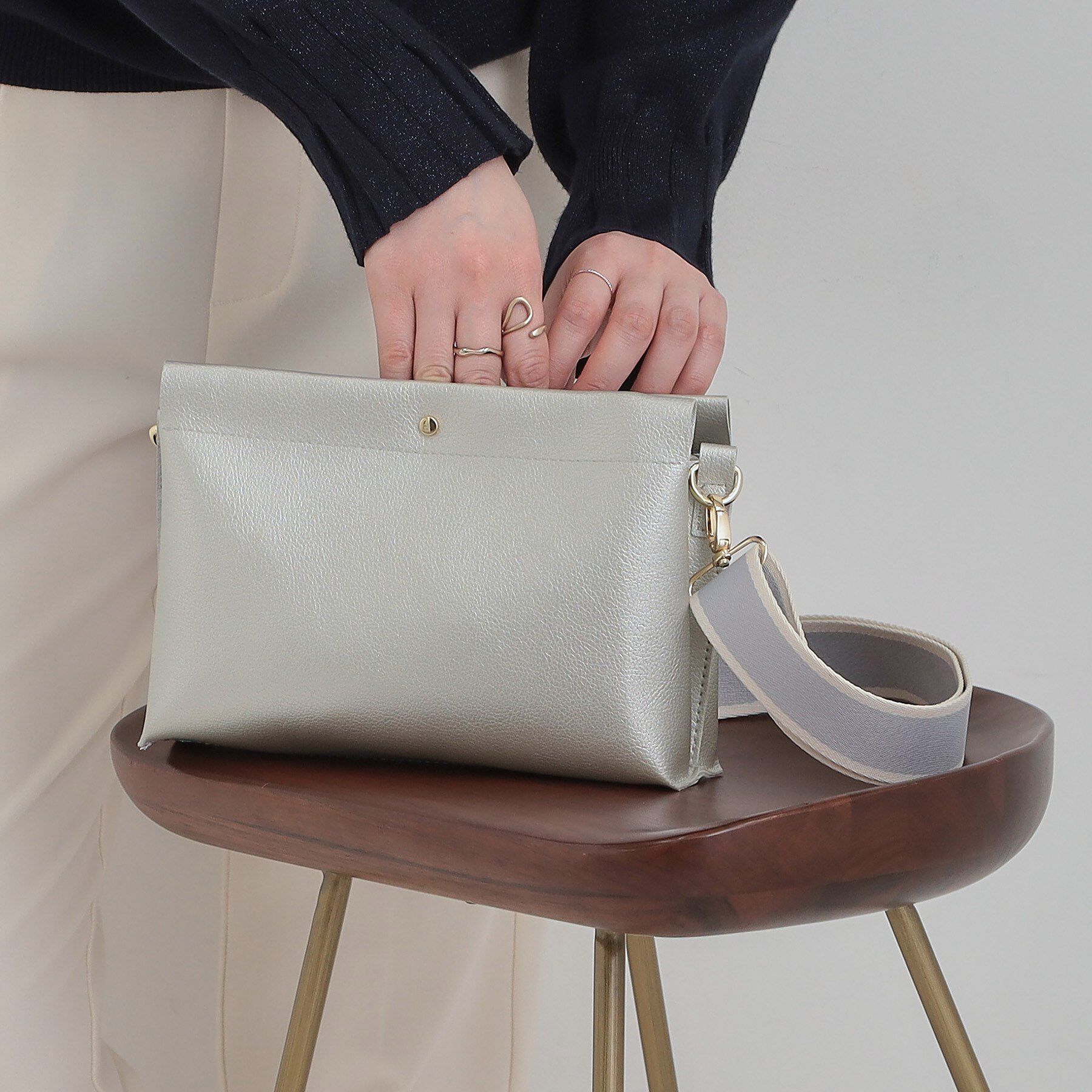 SHOO･LA･RUE「配色ベルトがアクセント 3層ショルダーバッグ」|ショルダー・メッセンジャー|