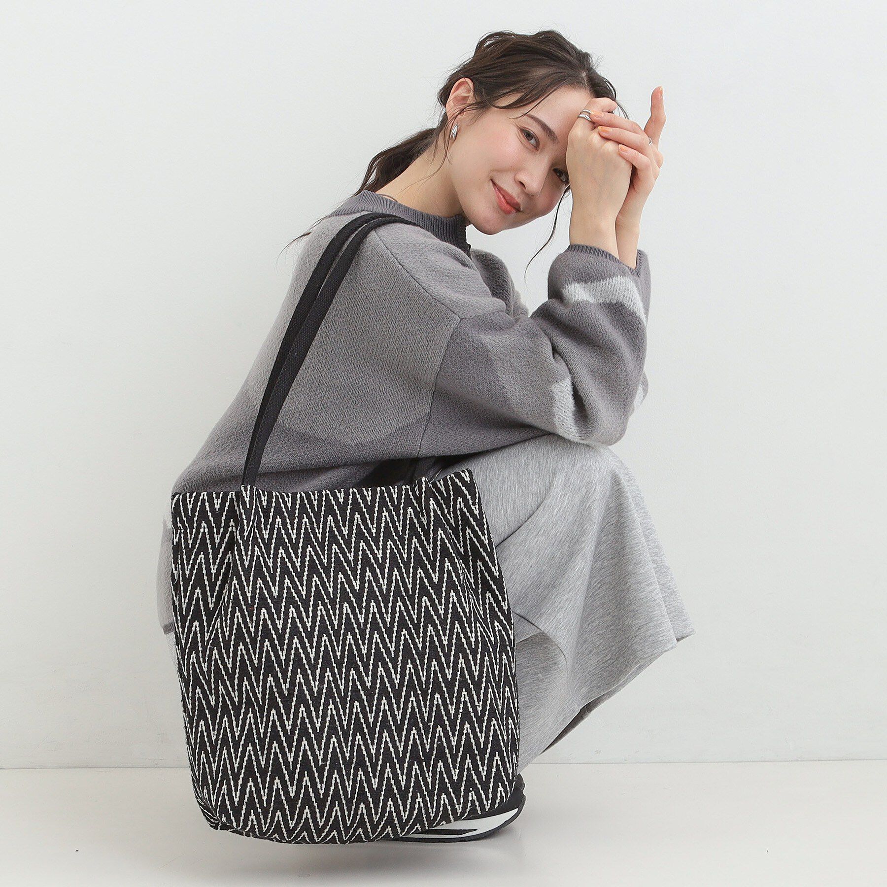 SHOO･LA･RUE「【インド製】ジャカードトートバッグ」|トートバッグ|ブラック(419)