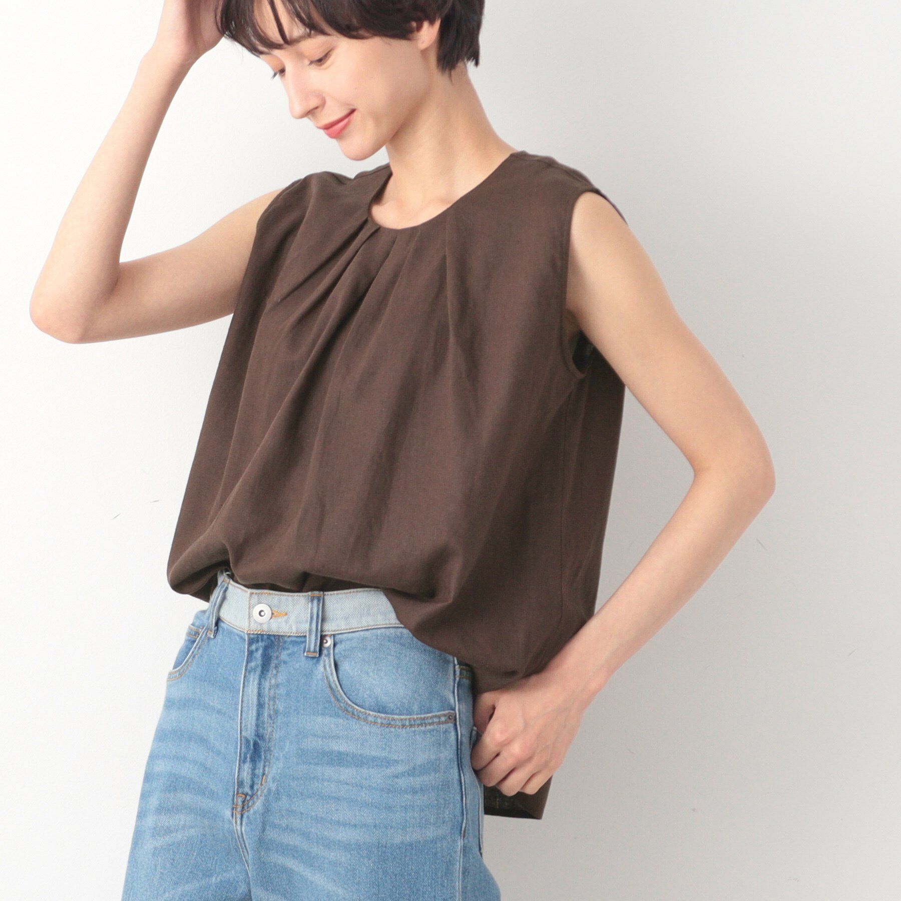 Dessin「フロントタックノースリーブブラウス」|シャツ・ブラウス|ブラウン(044)