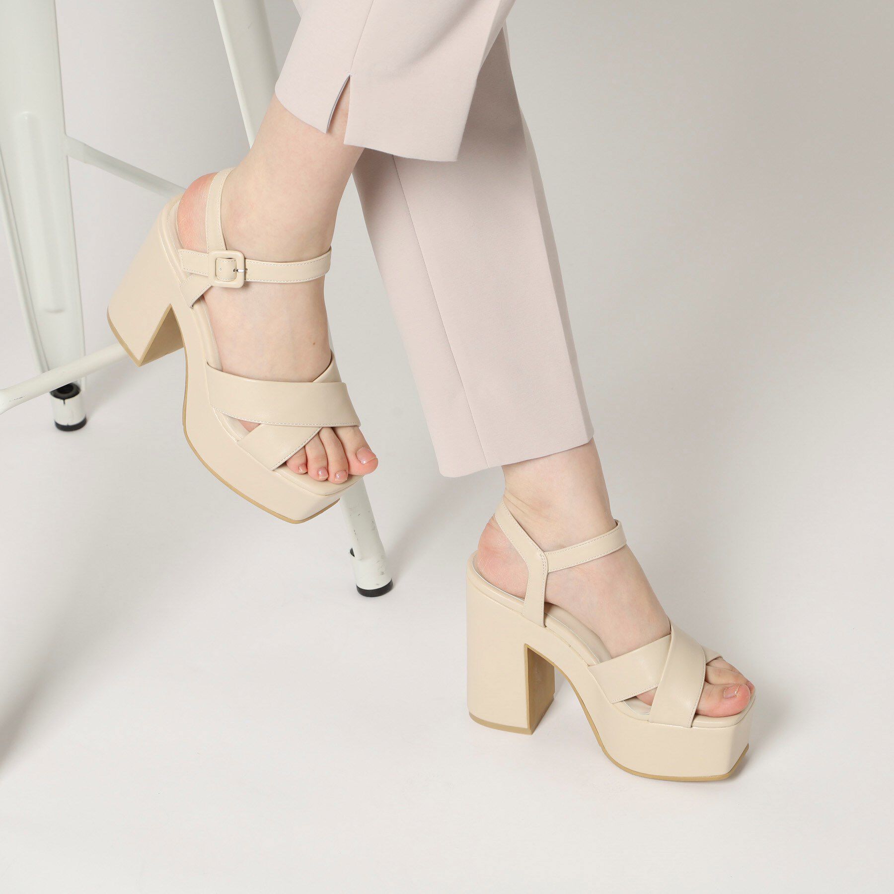 ESPERANZA「◆【ラク盛り／サンダル】リピーター続出／脚長美脚　ラク盛り厚底サンダル　24年Ver」|サンダル|