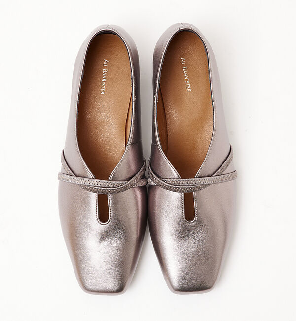 AU BANNISTER「【Youtuber紹介】ストラップソフトレザーフラットパンプス」|パンプス|