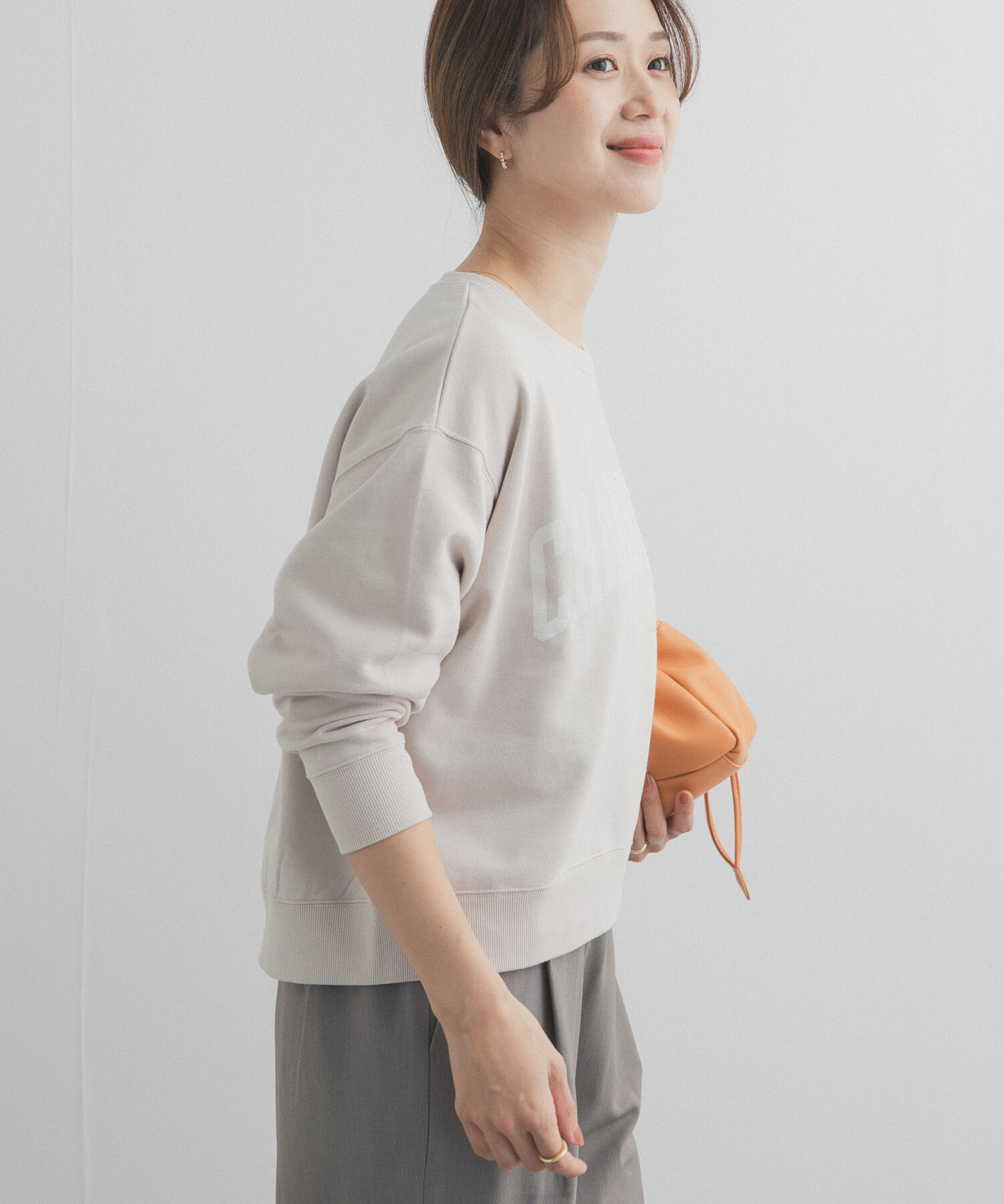 URBAN RESEARCH DOORS「カレッジロゴ刺繍スウェット」|スウェット・ジャージ|