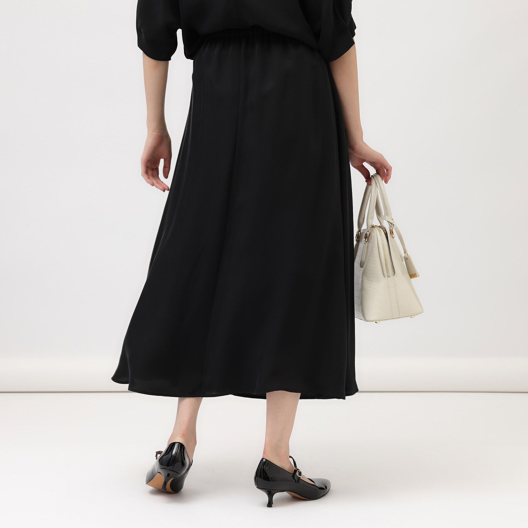 UNTITLED「【セットアップ可/ウエストゴム/パウダータッチ】シルキーキュプラ ロングスカート」|スカート|