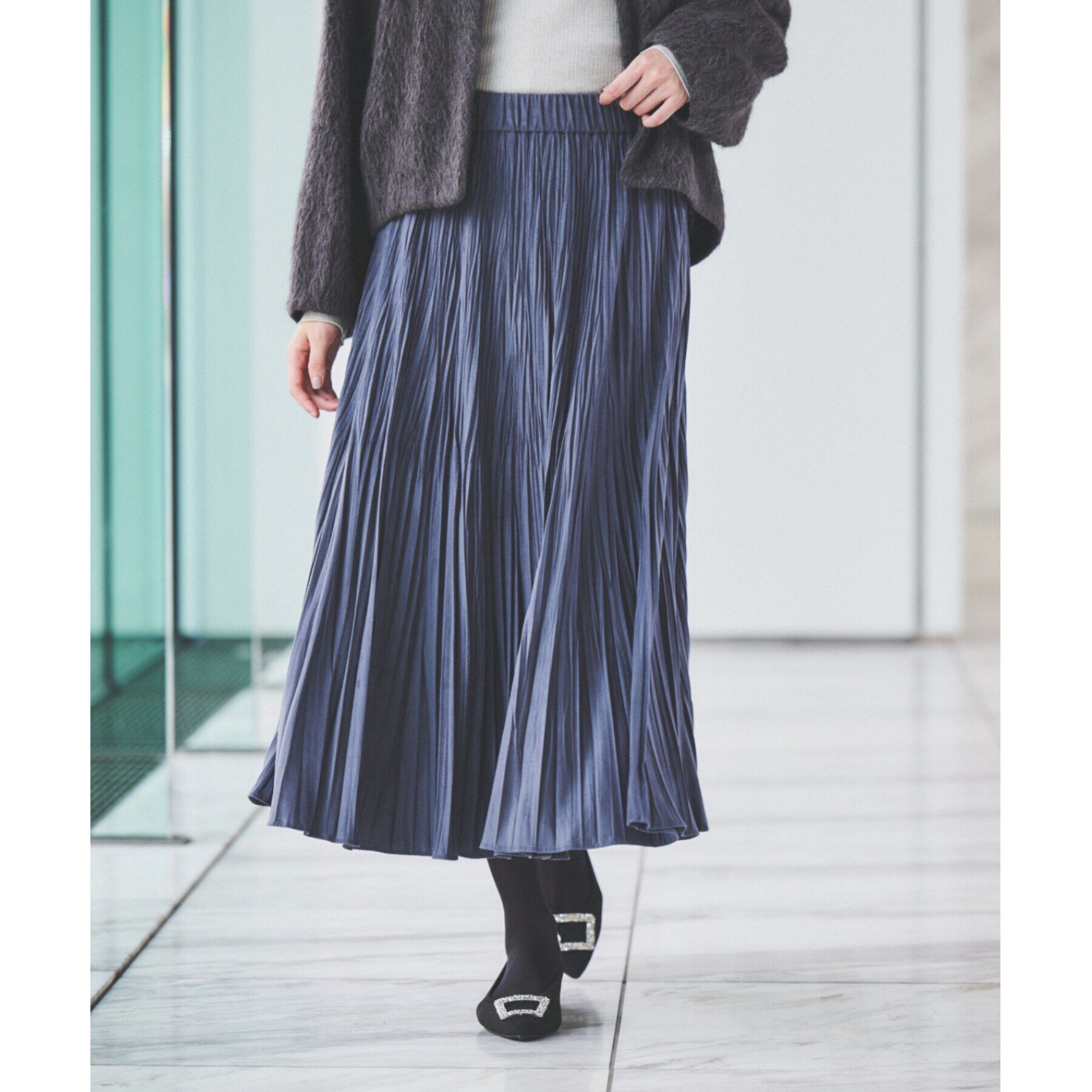 UNTITLED「【洗える/ウエストゴム】スエード風ランダムプリーツスカート」|スカート|ブルー(092)