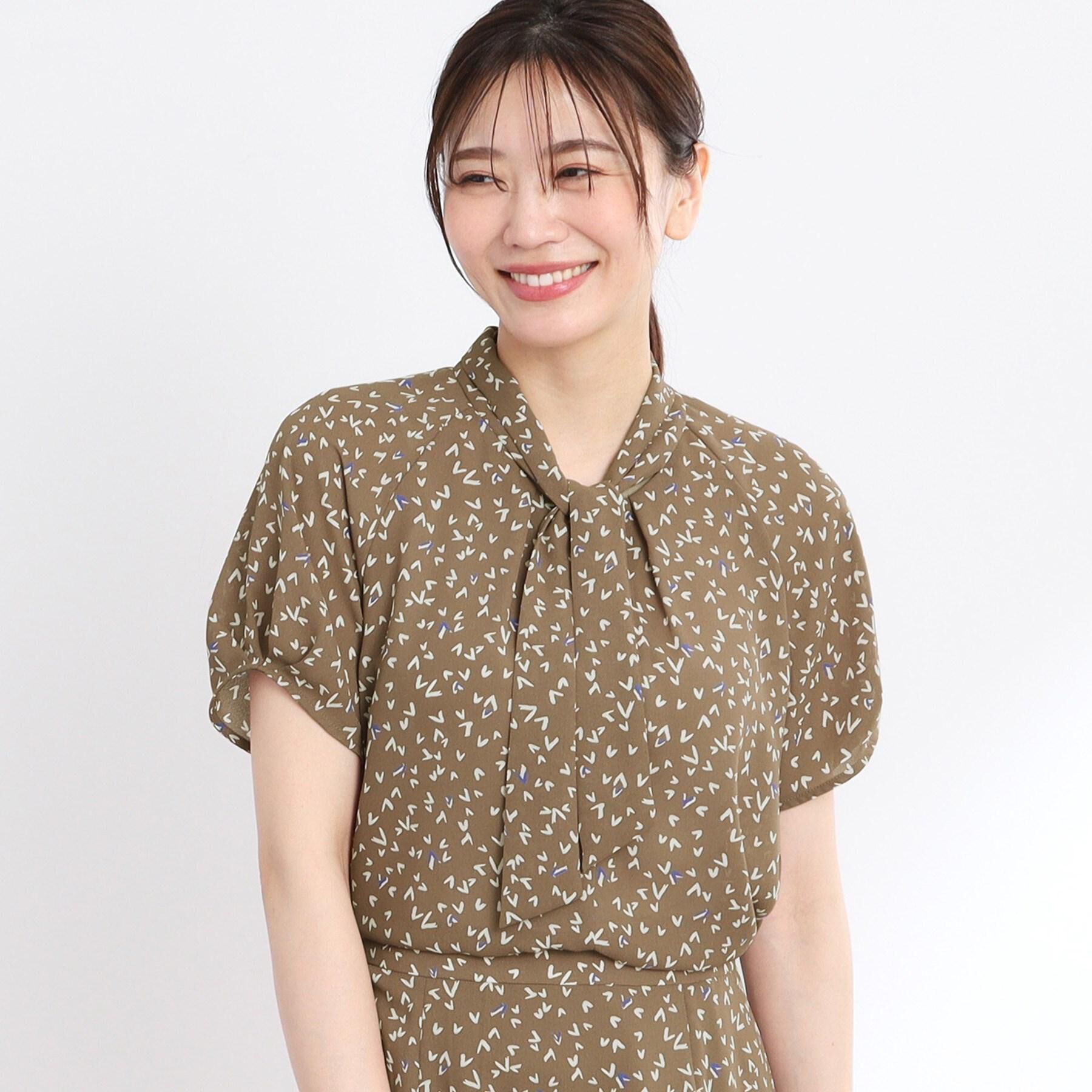 Reflect「【マシンウォッシュ可／セットアップ可】ボウタイプリントブラウス」|シャツ・ブラウス|