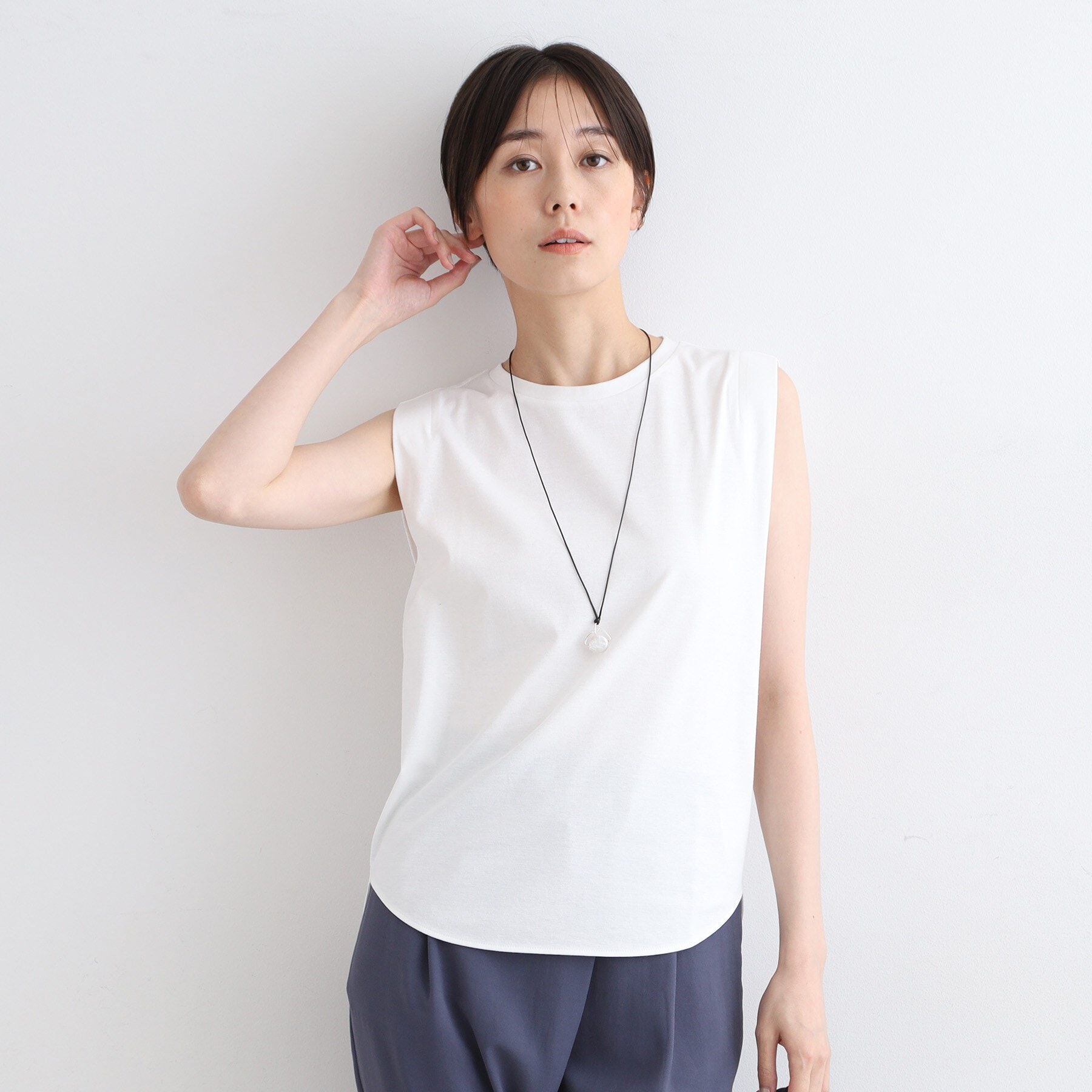 INDIVI「【洗える】タックデザインノースリーブTシャツ」|Tシャツ・カットソー|オフホワイト(003