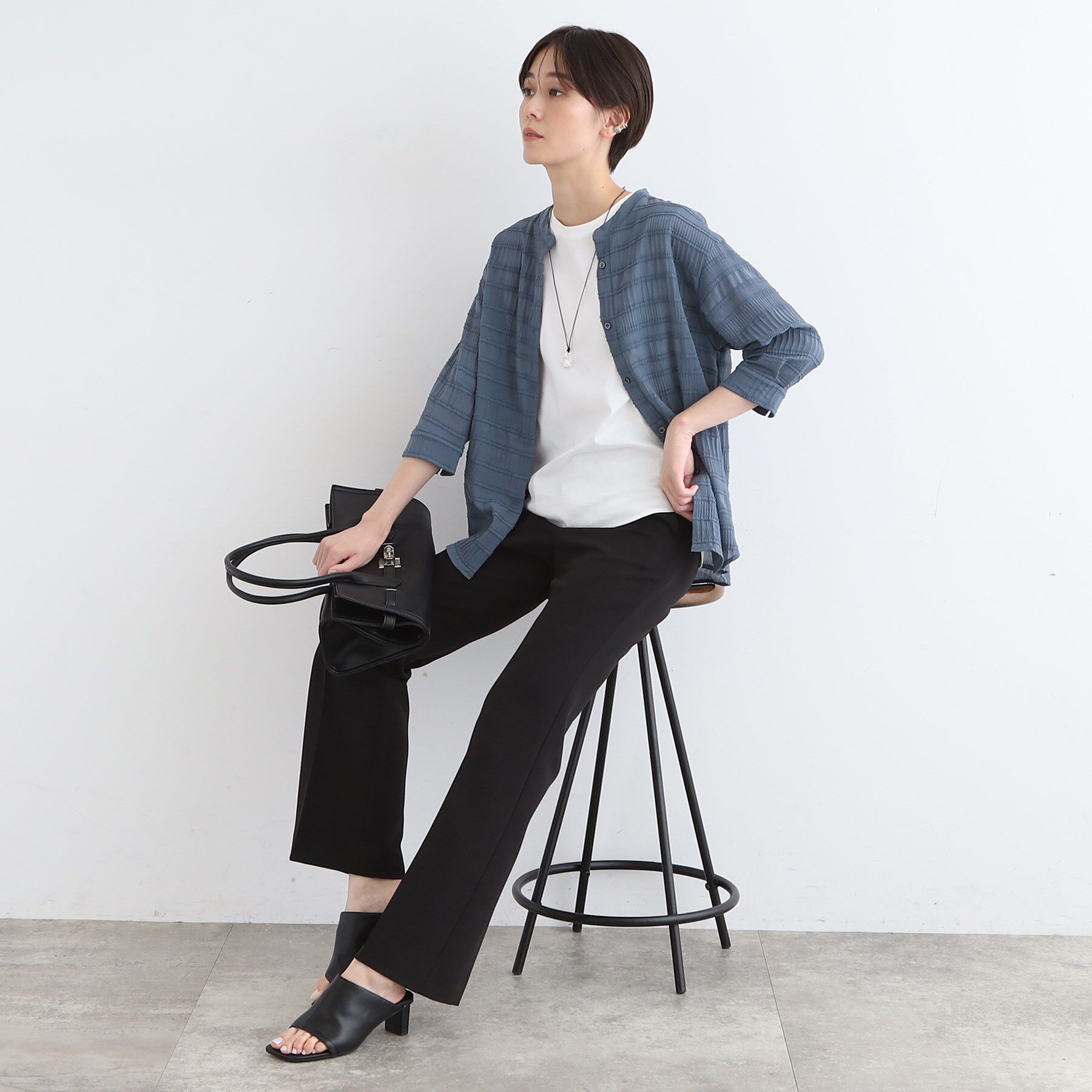 INDIVI「【洗える】シャーリングバンドカラーブラウス」|シャツ・ブラウス|