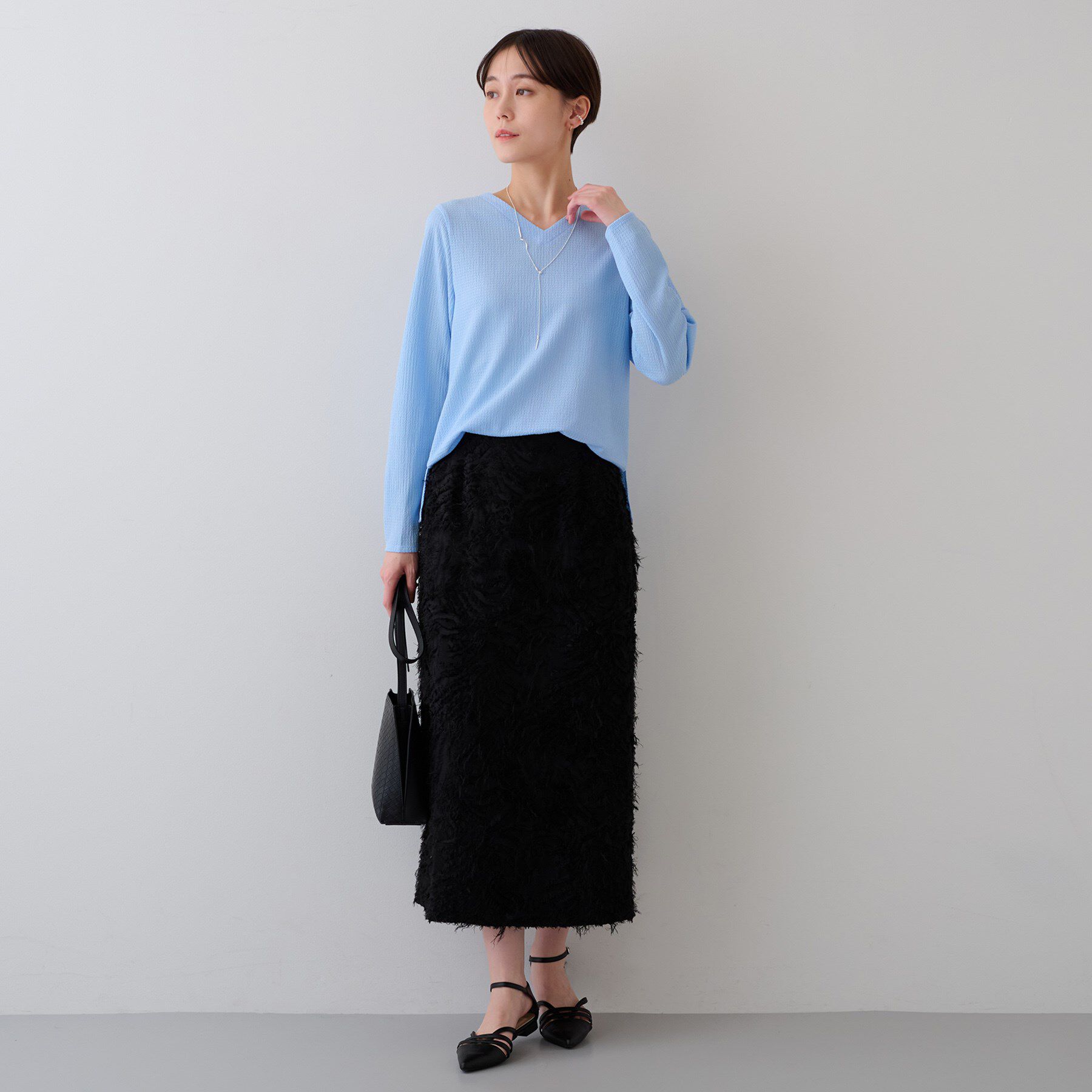 INDIVI「【洗える／凹凸素材】Vネックカットソートップス」|Tシャツ・カットソー|