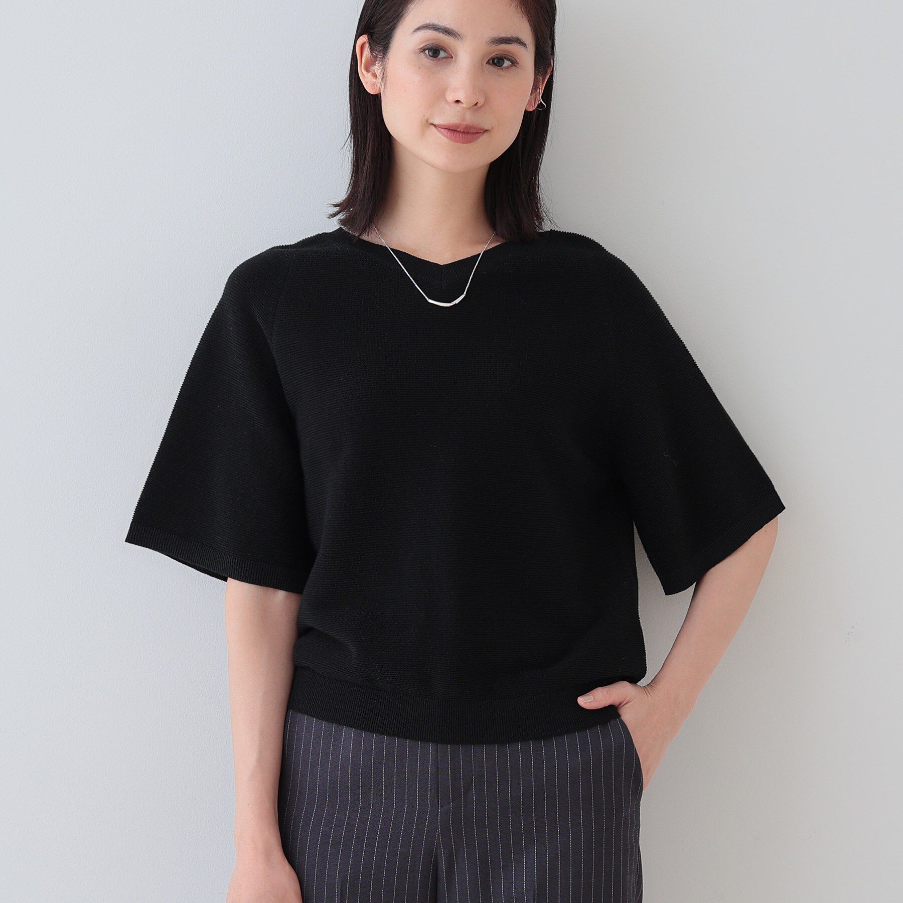 INDIVI「新色登場！【上品ラメ素材】フレアスリーブニット」|ニット・セーター|ブラック(019)