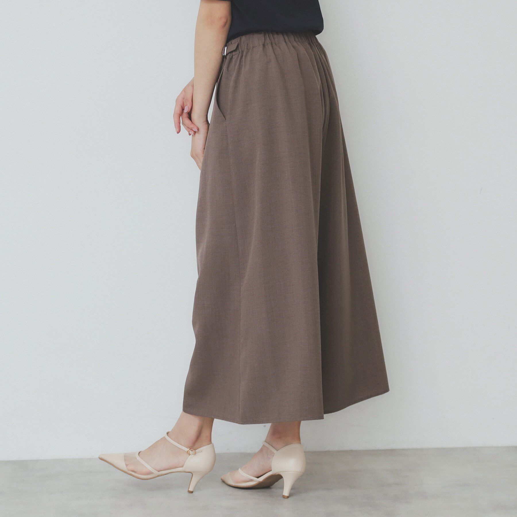 index「サイドタブデザインスカンツ【洗濯機洗い可/吸水速乾/防シワ/抗ピル/イージーアイロン】」|その他|