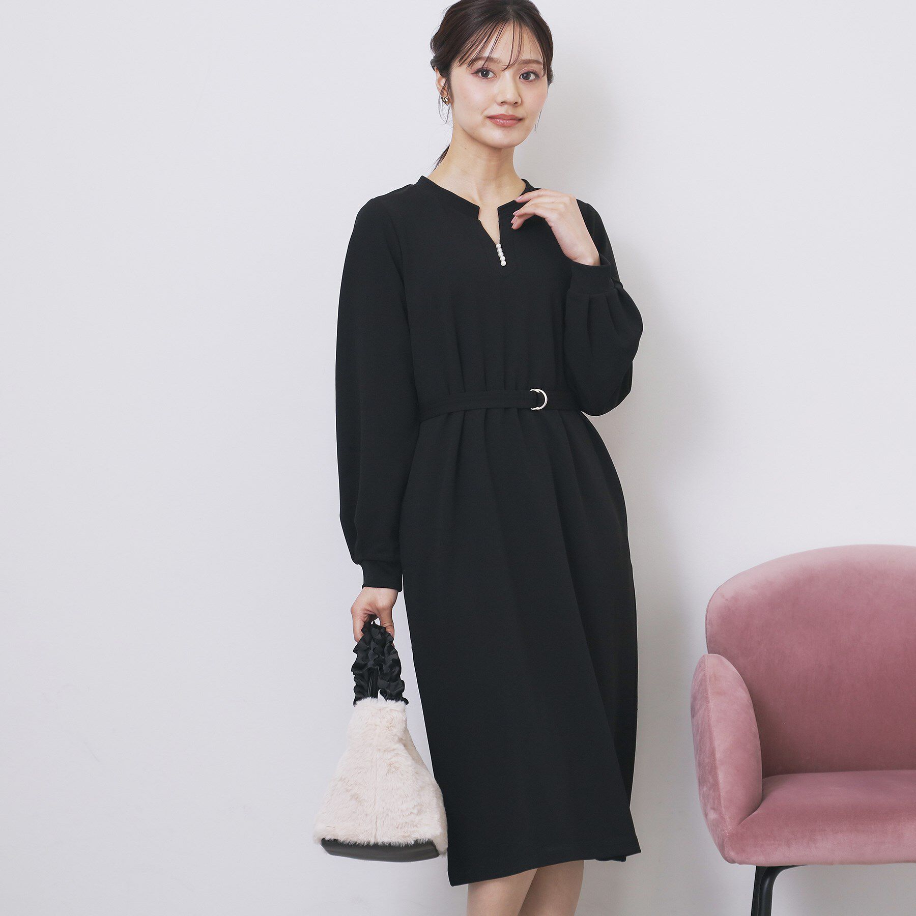 index「パール調ボタン付きキーネックワンピース【洗濯機OK】《S～3L》」|ワンピース|