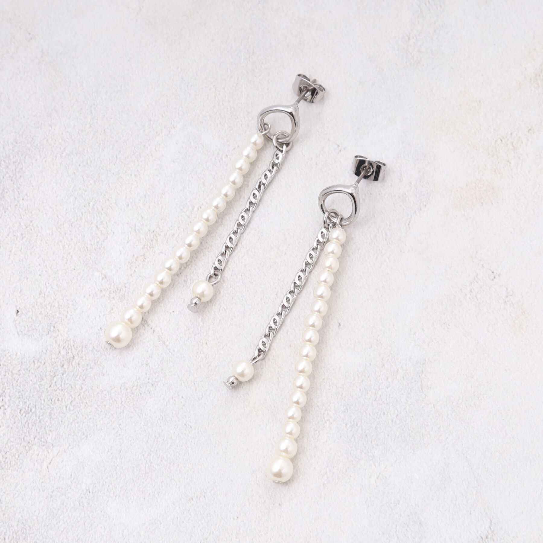 OPAQUE.CLIP「フェイクパール&times;メタルラインピアス」|ピアス|シルバー(006)