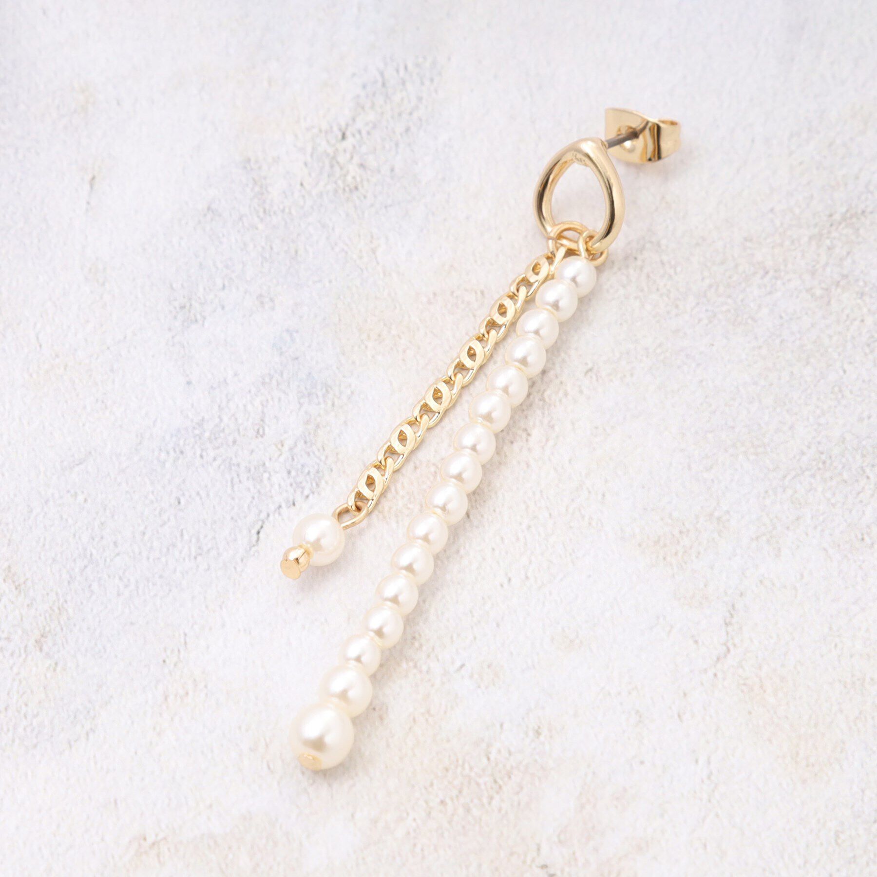 OPAQUE.CLIP「フェイクパール&times;メタルラインピアス」|ピアス|