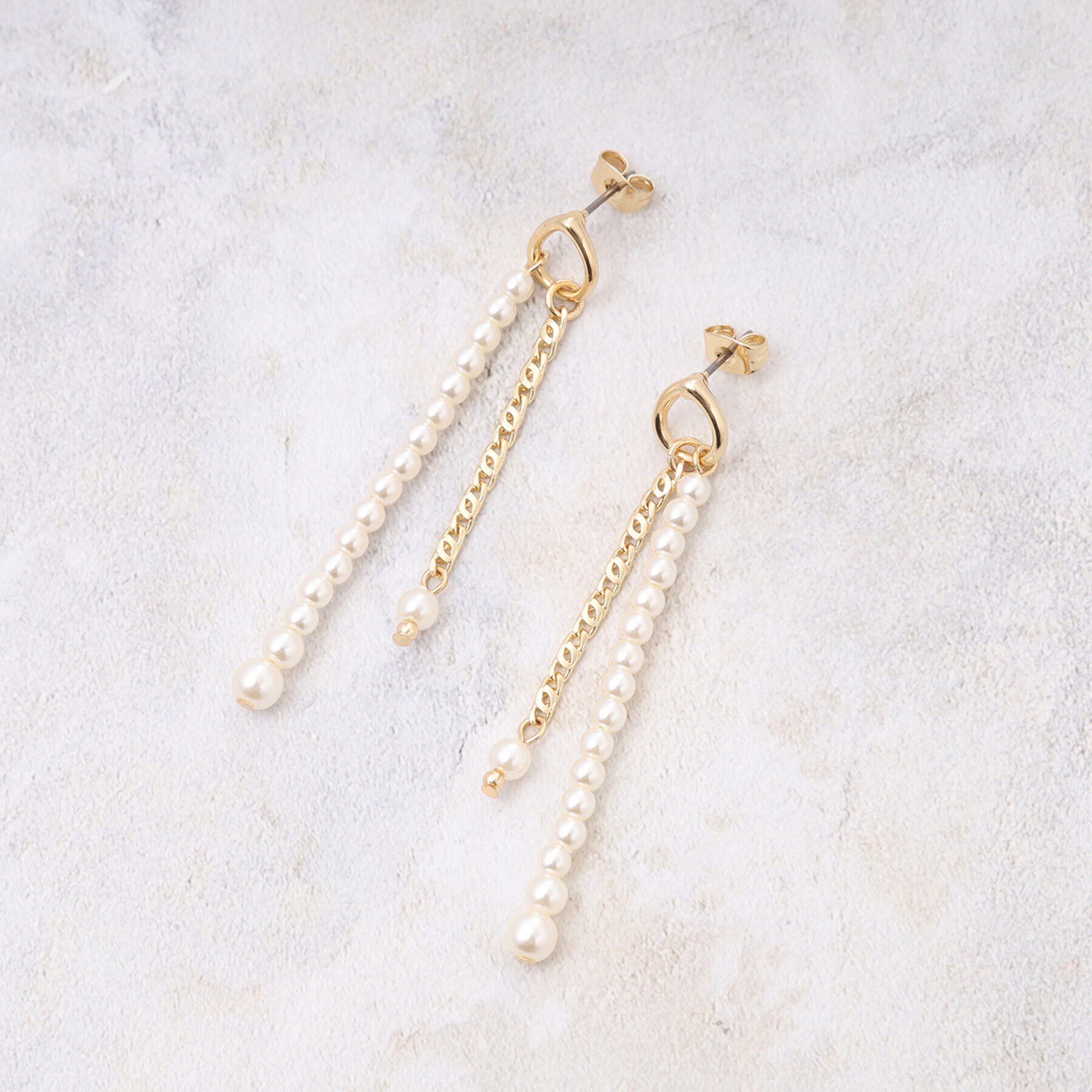 OPAQUE.CLIP「フェイクパール&times;メタルラインピアス」|ピアス|ゴールド(007)