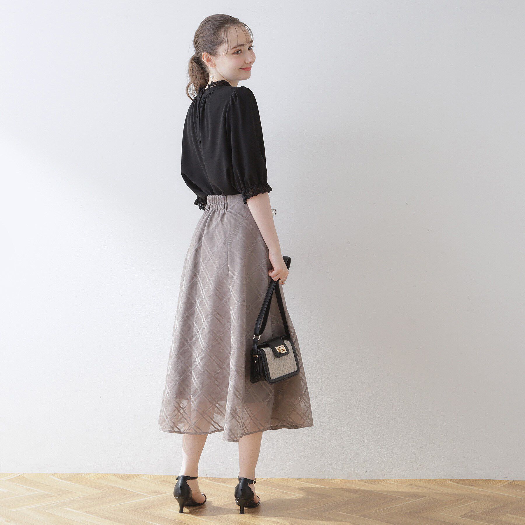 Couture broach「【上品華やか／二の腕カバー】5分袖エンブロレースブラウス」|シャツ・ブラウス|