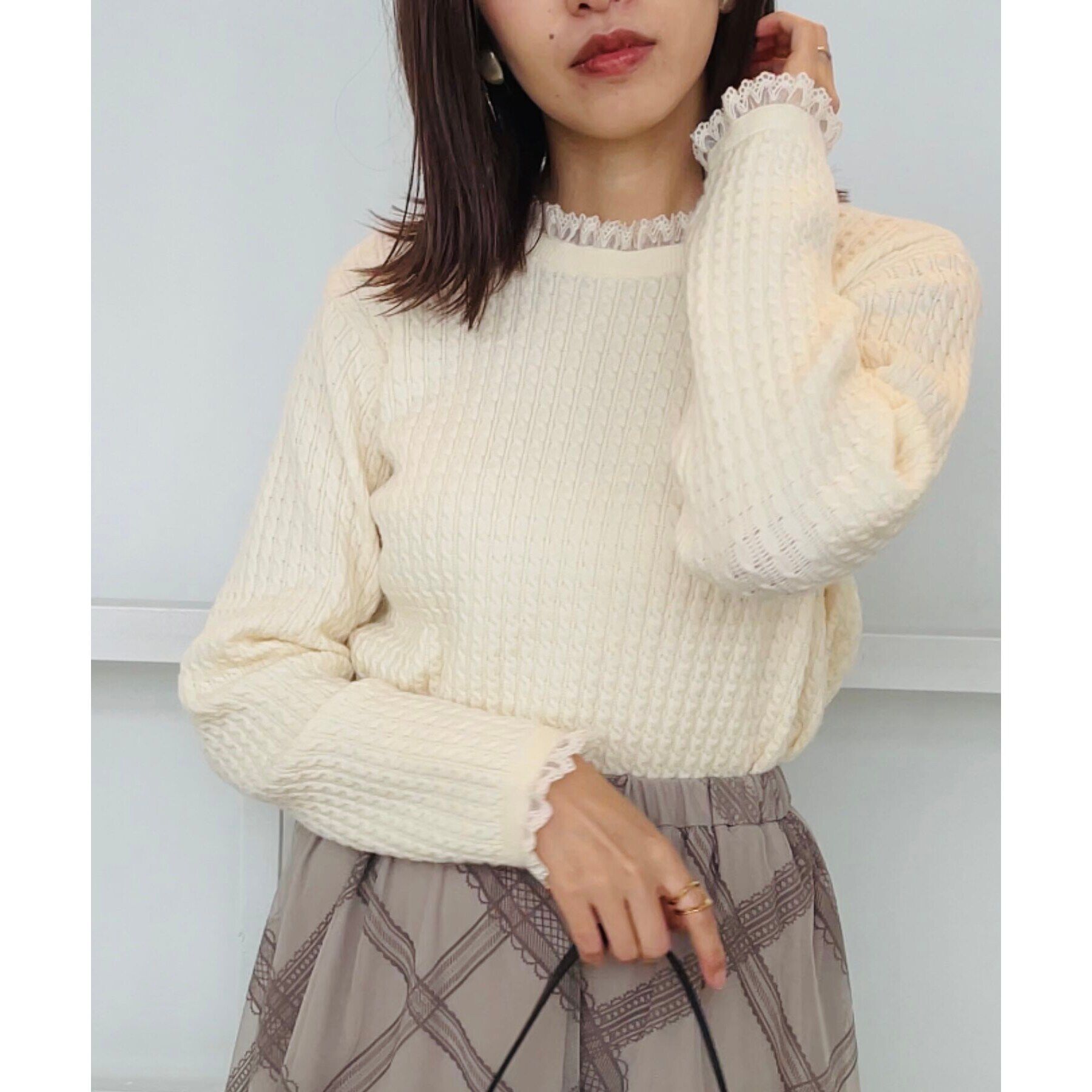 Couture broach「【大人フェミニンを叶える】レース細ケーブルバックリボンニット」|ニット・セーター|
