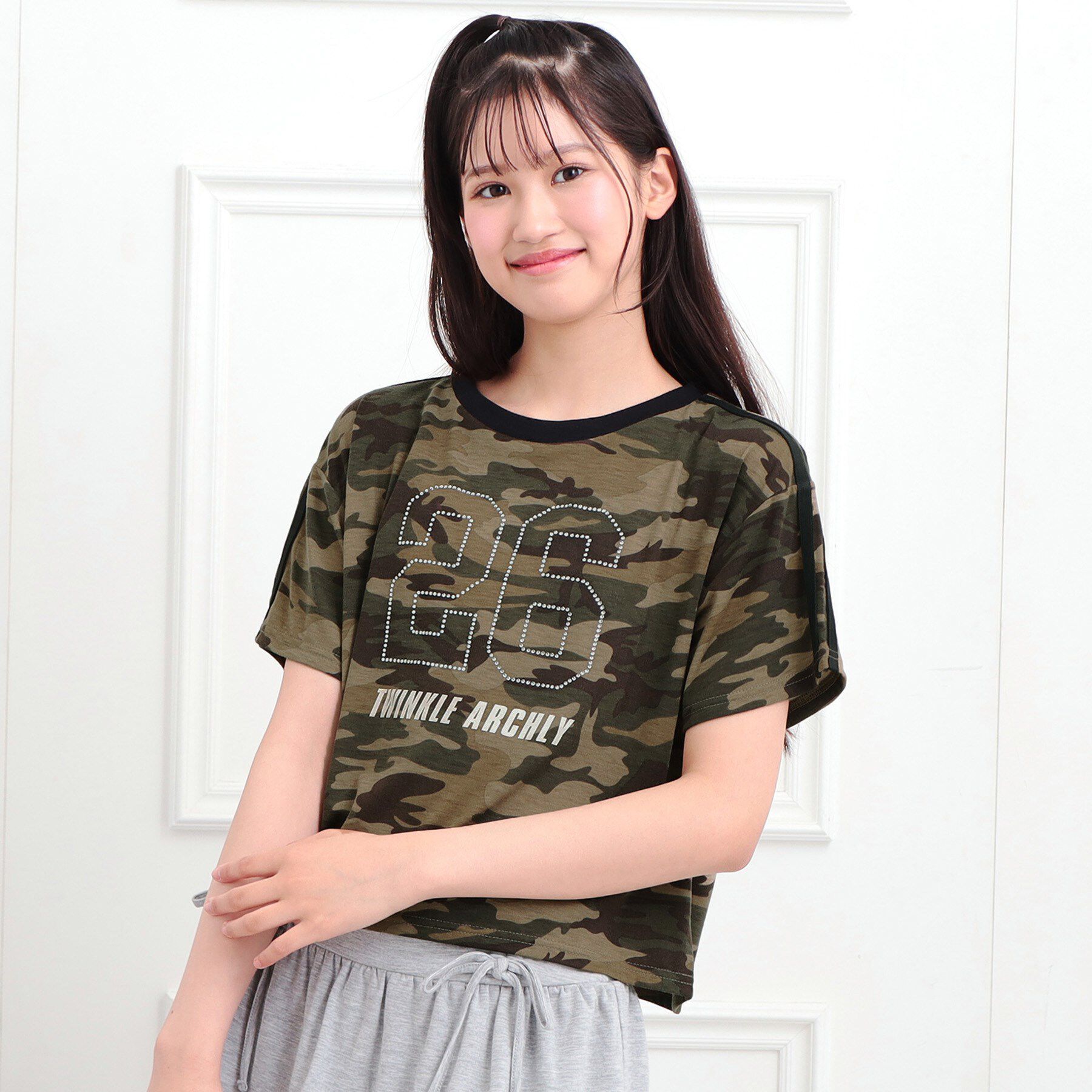 PINK-latte「ラインストーンナンバリングTシャツ」|Tシャツ・カットソー|カーキ(527)