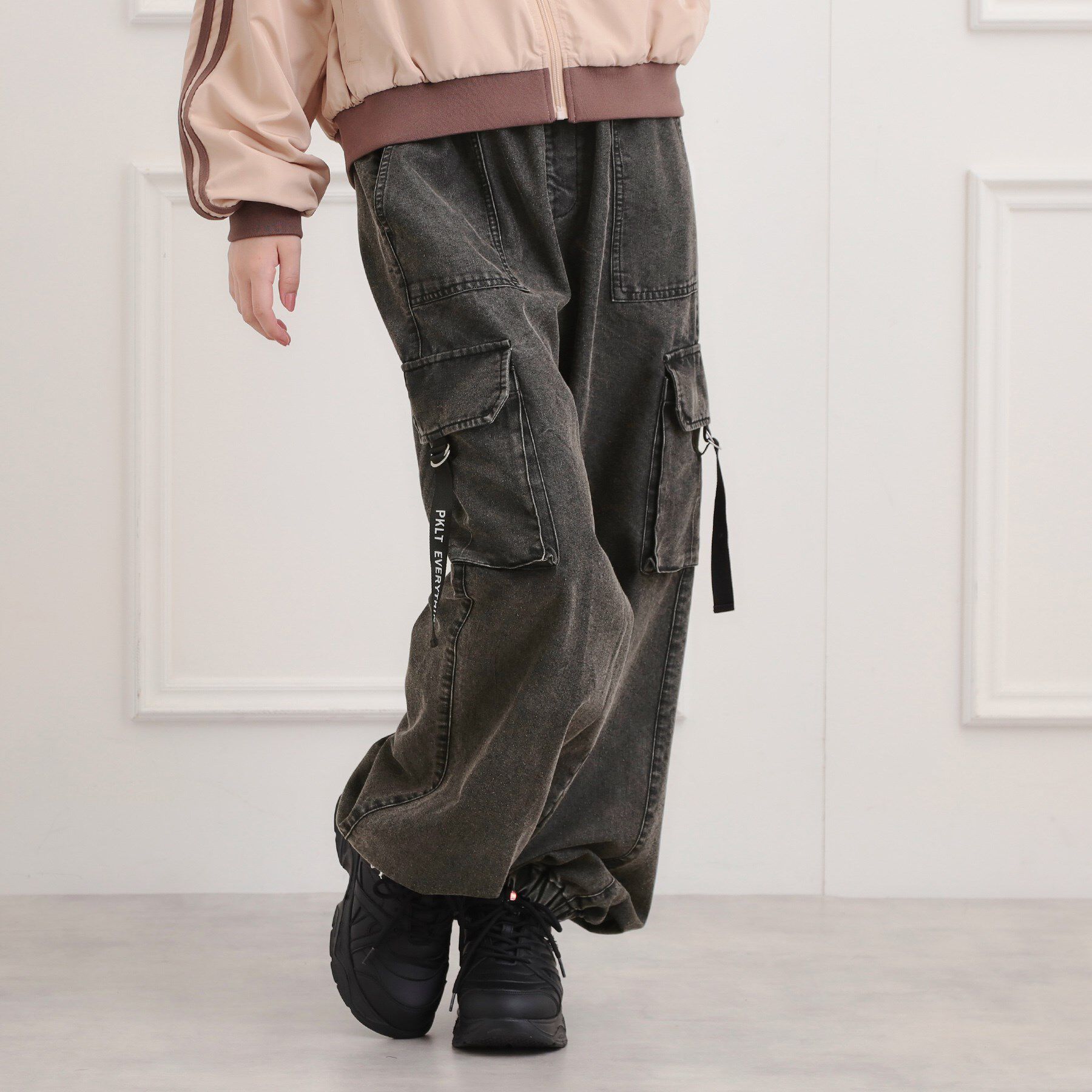 PINK-latte「ベーシックデニムカーゴパンツ」|その他|ブラック(419)