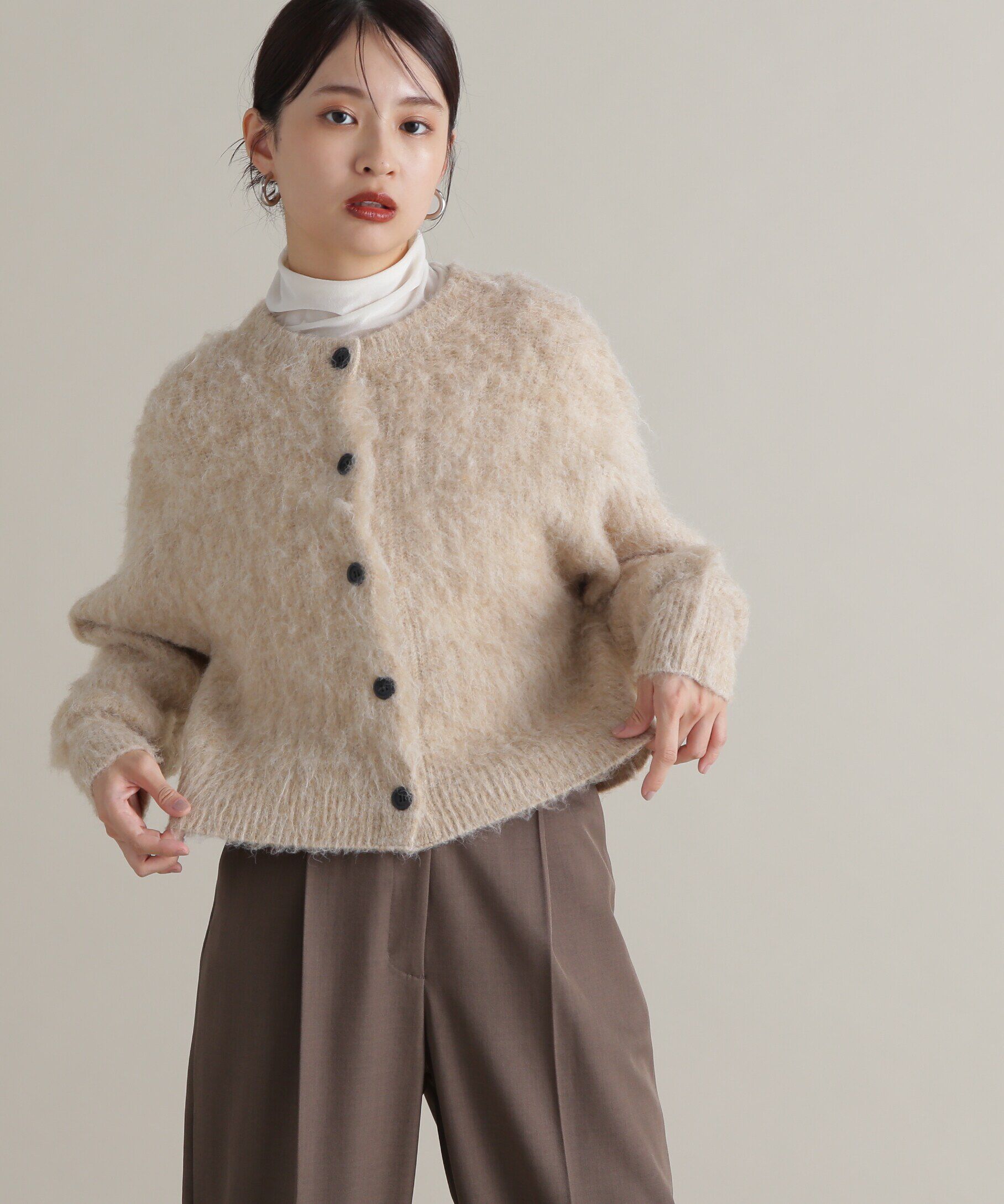  「クルーネックフェザーカーディガン 」|ニット・セーター|ベージュ