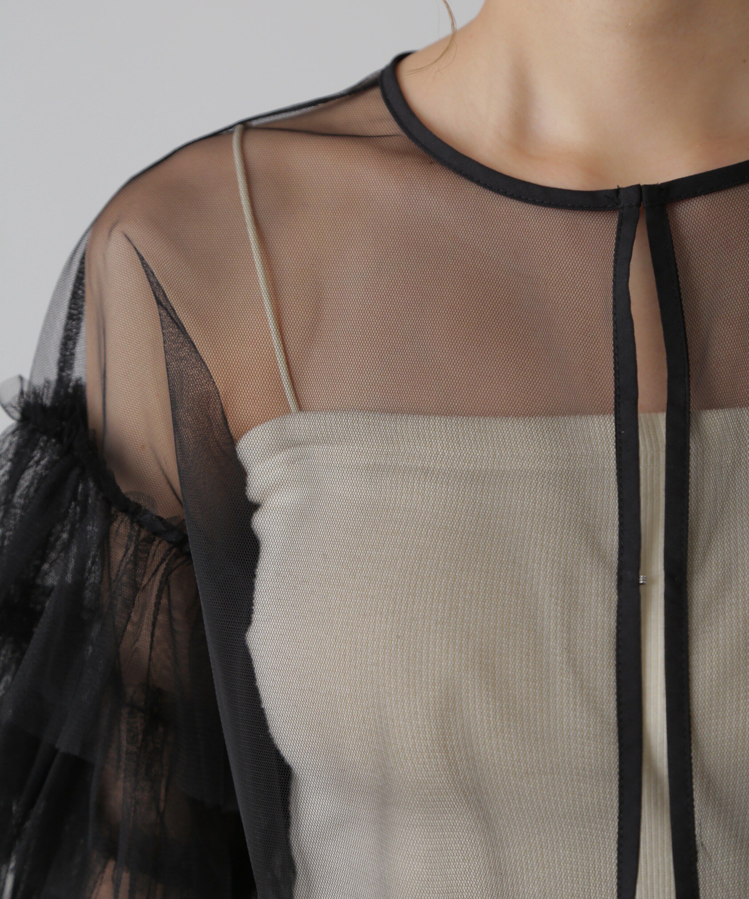  「前後2way袖フリルチュールブラウス」|シャツ・ブラウス|