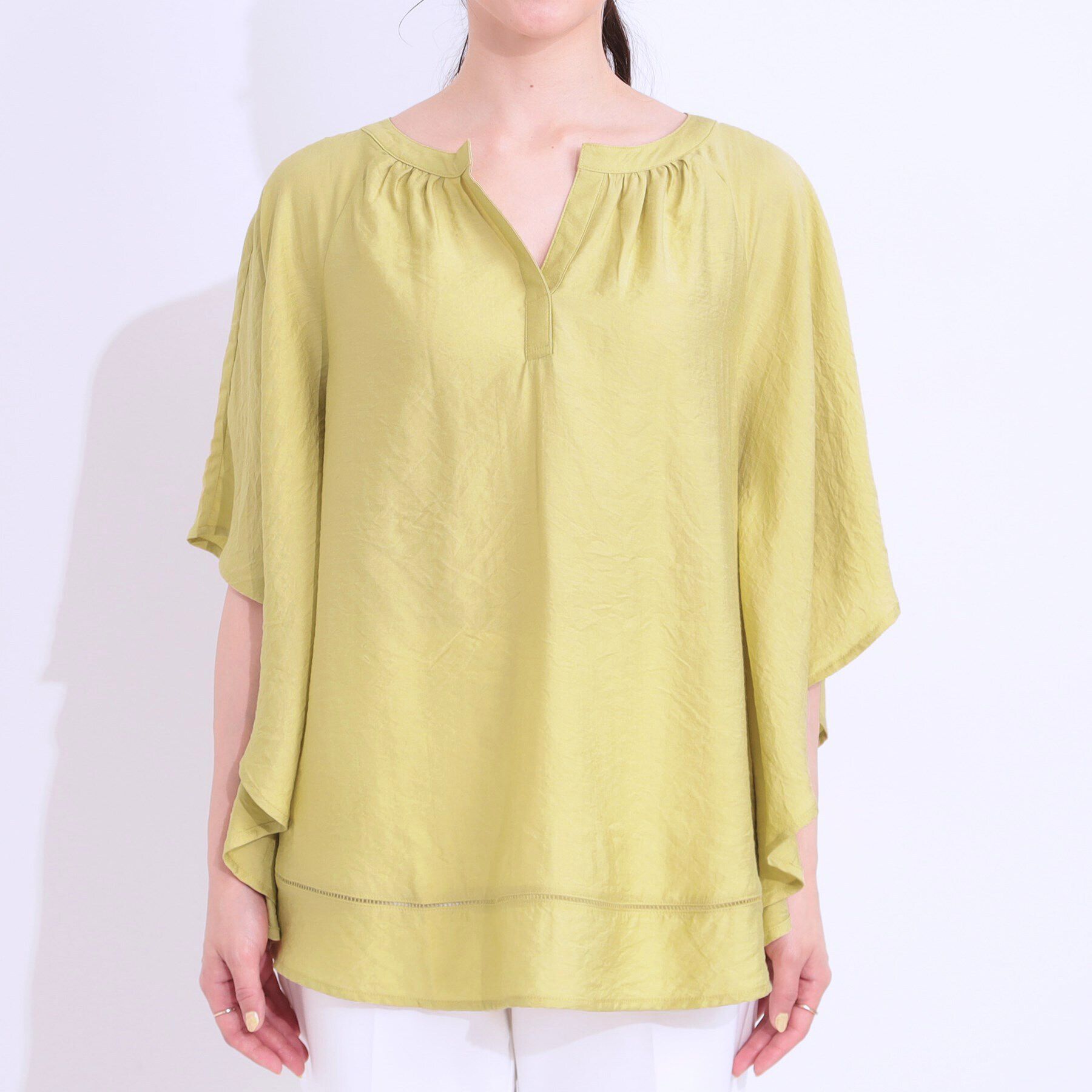 SHOO･LA･RUE「【洗える/ひんやり】涼しく体型カバー お袖フレア ドレープブラウス」|シャツ・ブラウス|