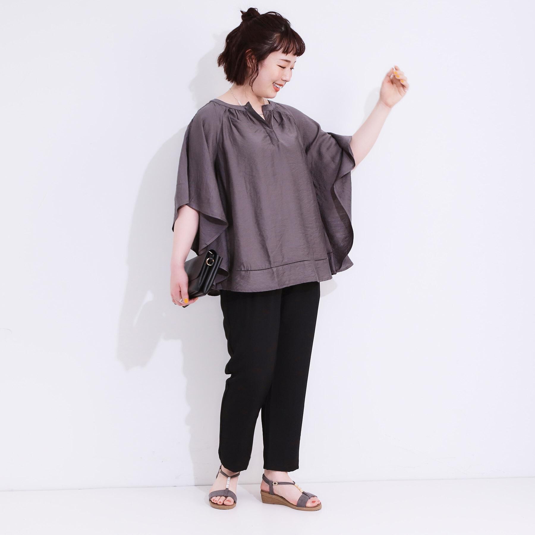 SHOO･LA･RUE「【洗える/ひんやり】涼しく体型カバー お袖フレア ドレープブラウス」|シャツ・ブラウス|