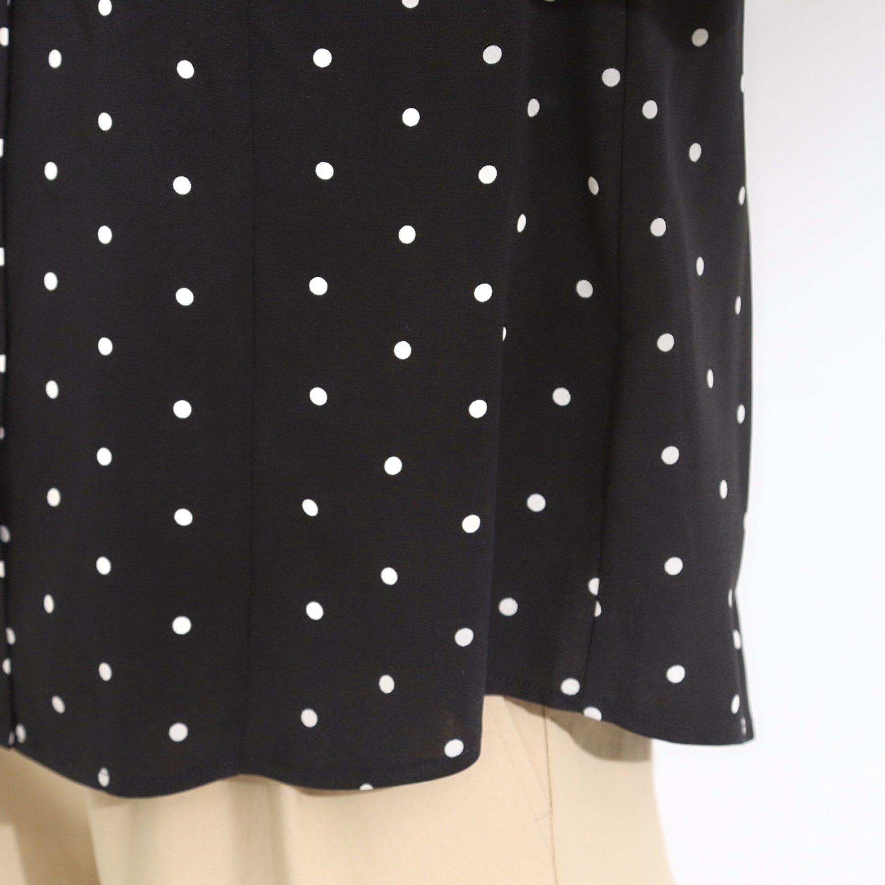 SHOO･LA･RUE「【無地/ドット柄】お袖フリルが華やぐ きれいめブラウス」|シャツ・ブラウス|