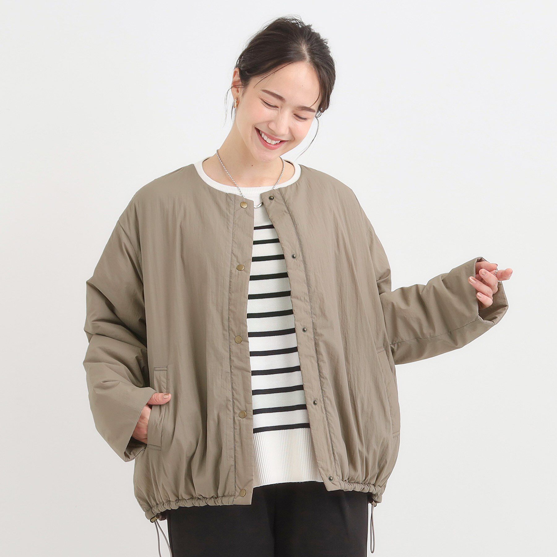 SHOO･LA･RUE「【洗濯機可/撥水/リバーシブル】 ノーカラー中綿ブルゾン」|ブルゾン・スタジャン|