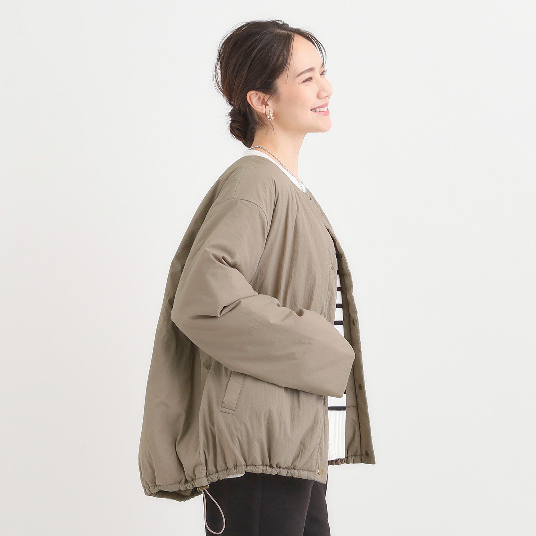 SHOO･LA･RUE「【洗濯機可/撥水/リバーシブル】 ノーカラー中綿ブルゾン」|ブルゾン・スタジャン|