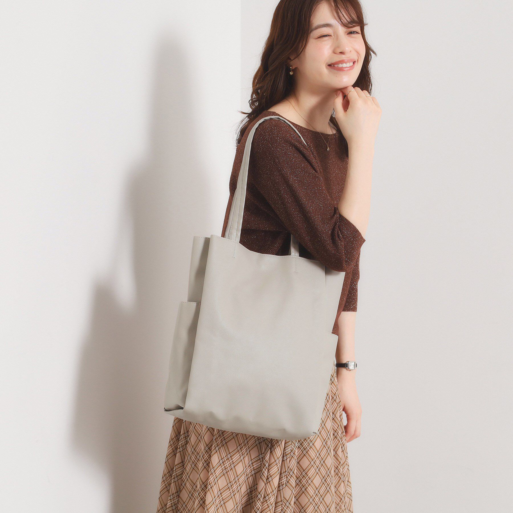 ITS&rsquo;DEMO「【A4対応／8色】収納上手になれるトート」|トートバッグ|