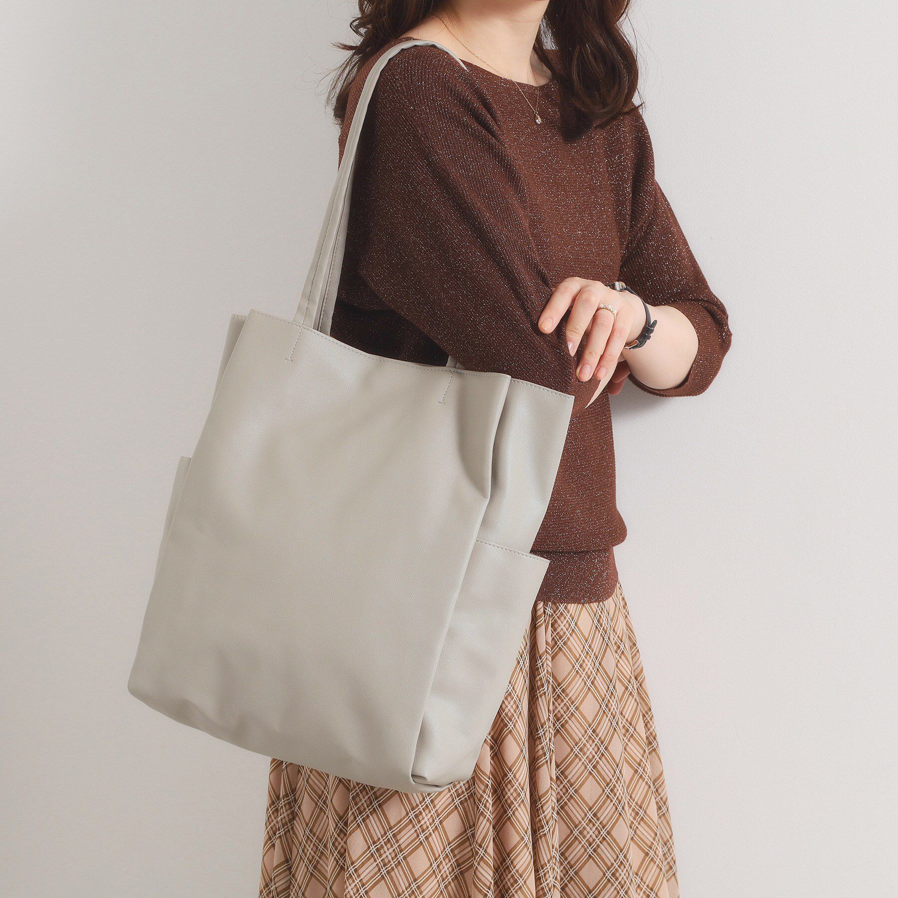 ITS&rsquo;DEMO「【A4対応／8色】収納上手になれるトート」|トートバッグ|グレー(012)