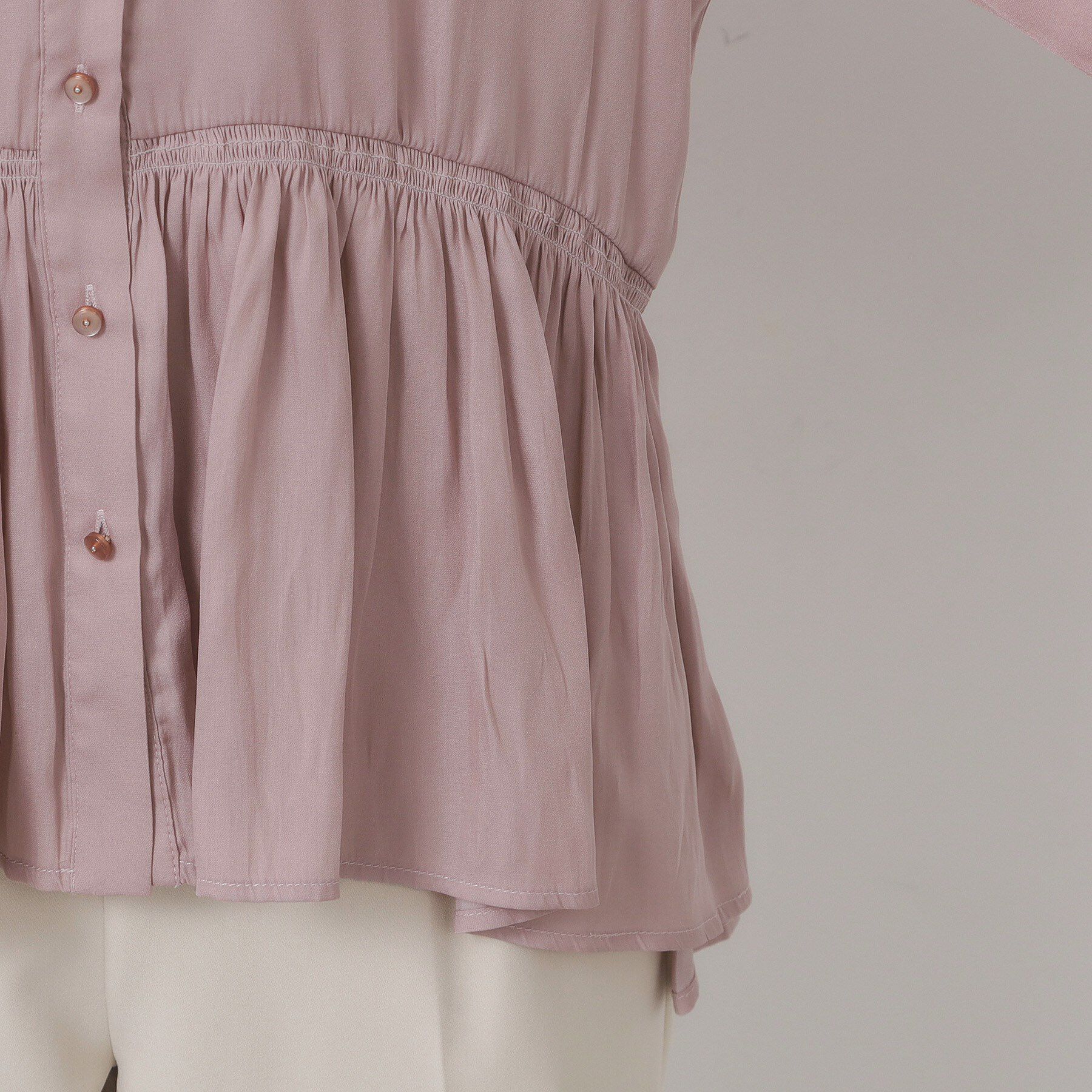 ITS&rsquo;DEMO「【手洗い可】サテンペプラムブラウス」|シャツ・ブラウス|