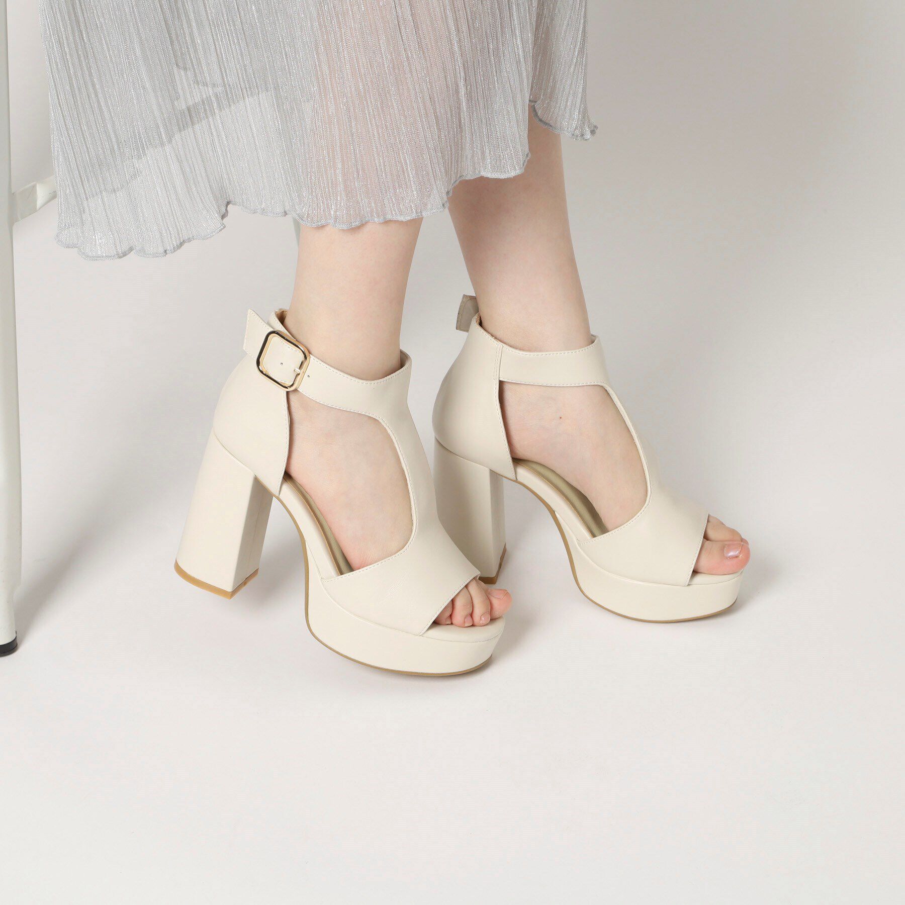 ESPERANZA「Tストラップスクエアサンダル 24SS」|サンダル|