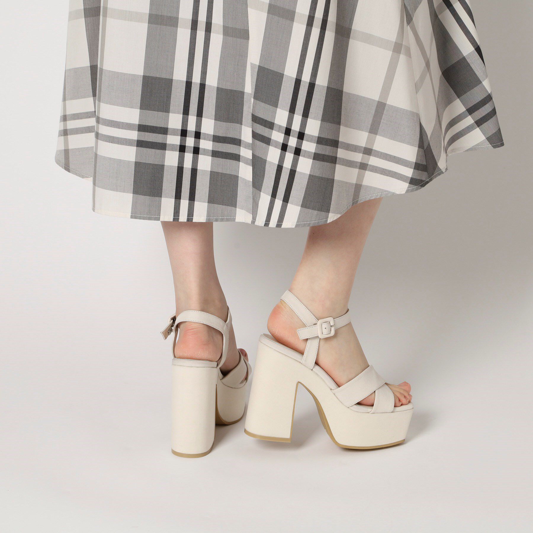 ESPERANZA「◆【ラク盛り／サンダル】リピーター続出／脚長美脚　ラク盛り厚底サンダル　24年Ver」|サンダル|