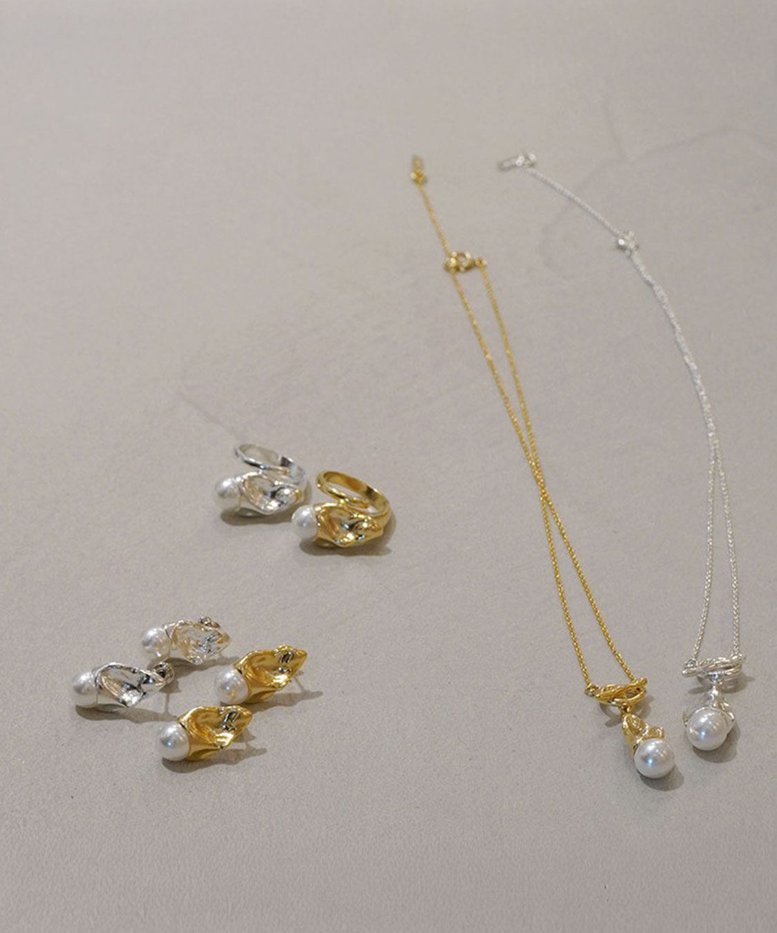 COCO DEAL「Oyster シェルパールドロップピアス」|ピアス|