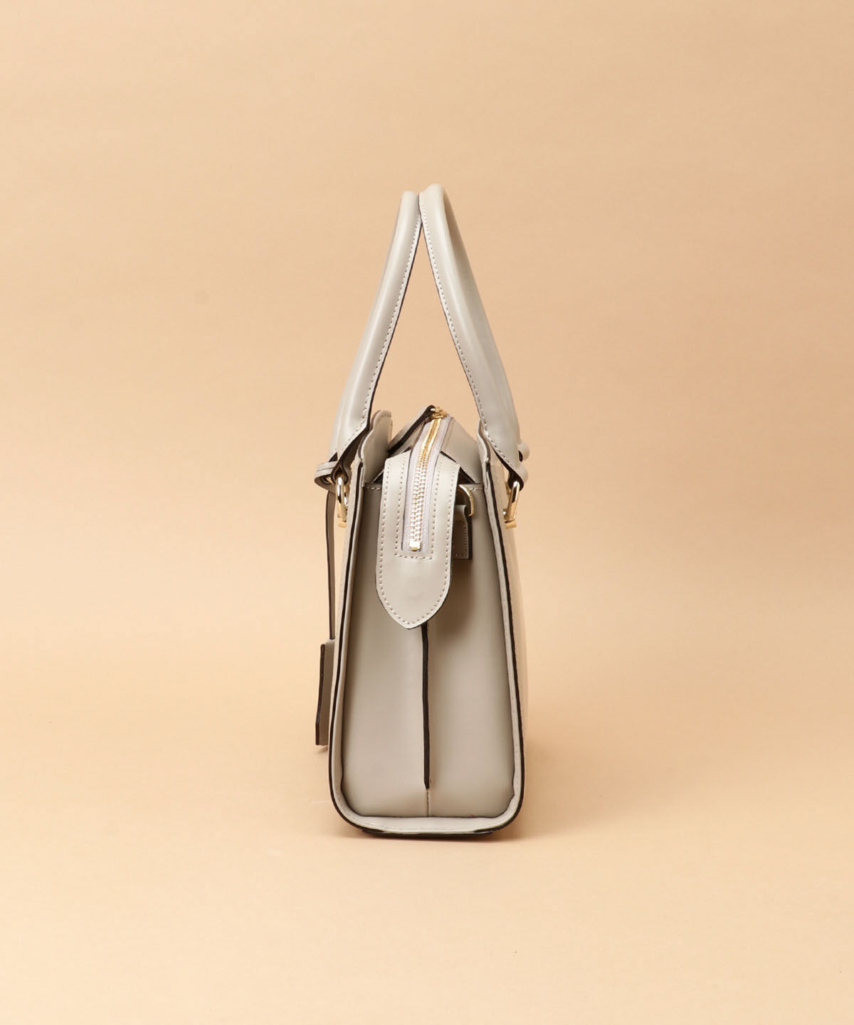 Samantha Thavasa「サークル金具デザイン レザースクエアバッグ 大サイズ」|ハンドバッグ|