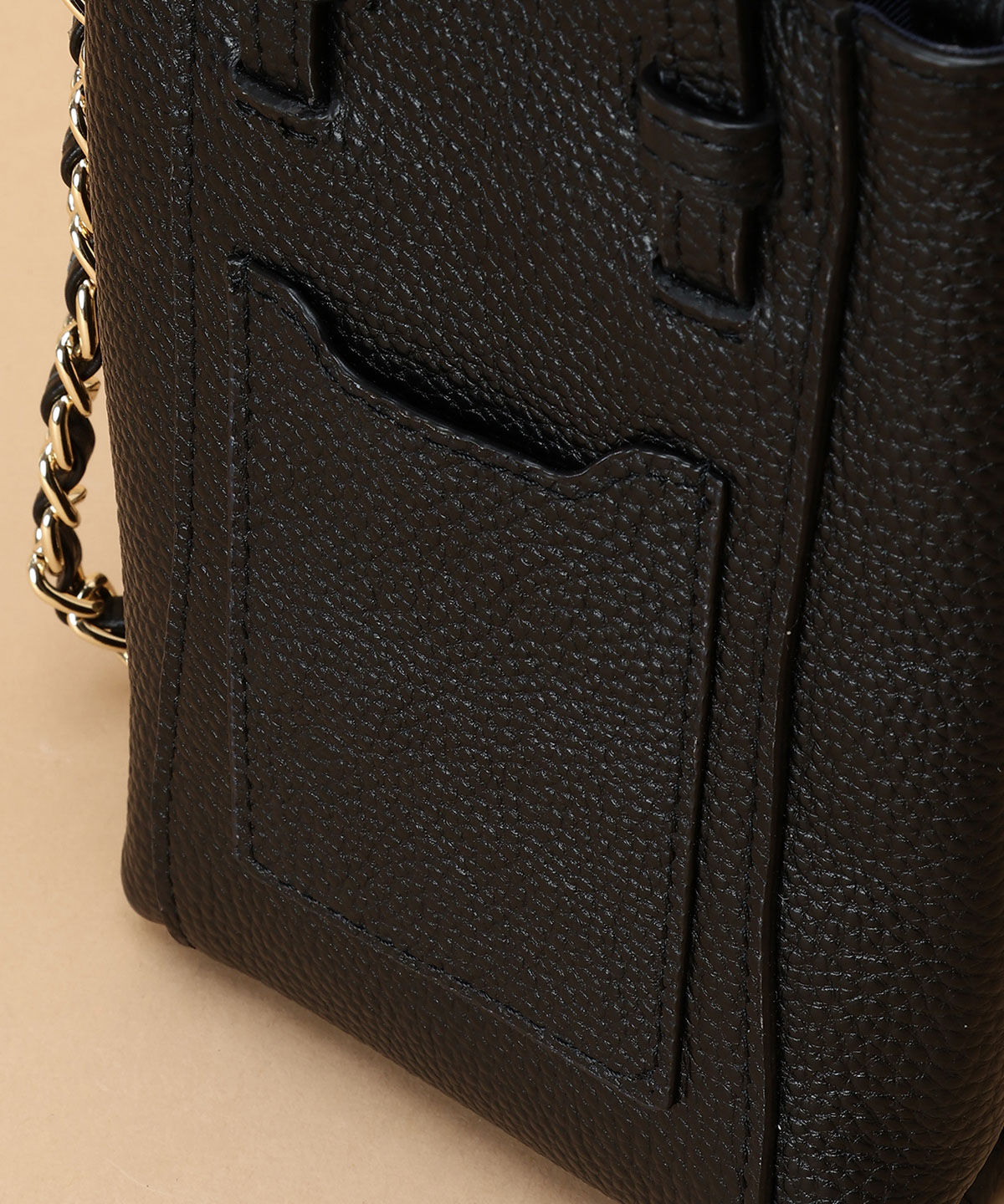 Samantha Thavasa「シンプルスクエア型 レザーミニショルダーバッグ」|ショルダー・メッセンジャー|