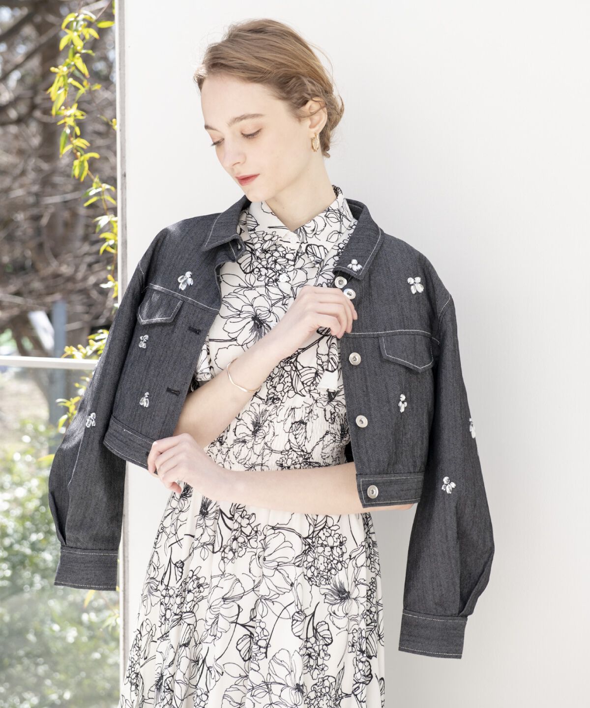 アンドクチュール「ビジュー付きデニムジャケット」|デニムジャケット|