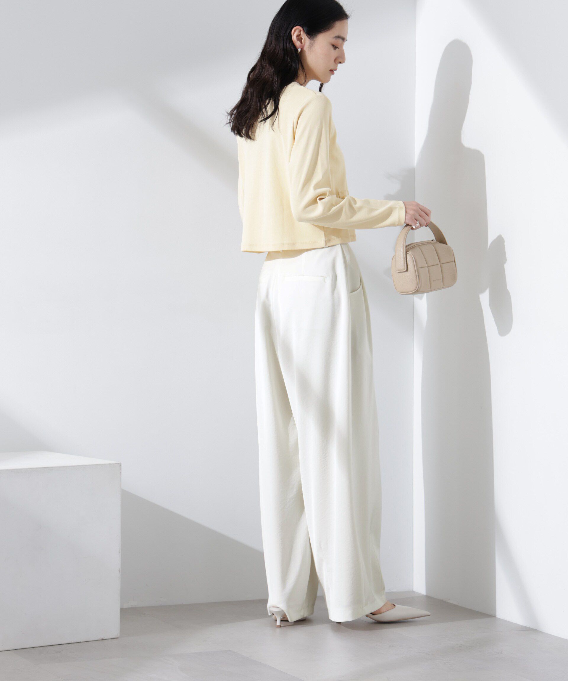 nano･universe「ダルサテンカーブタックパンツ」|チノ|