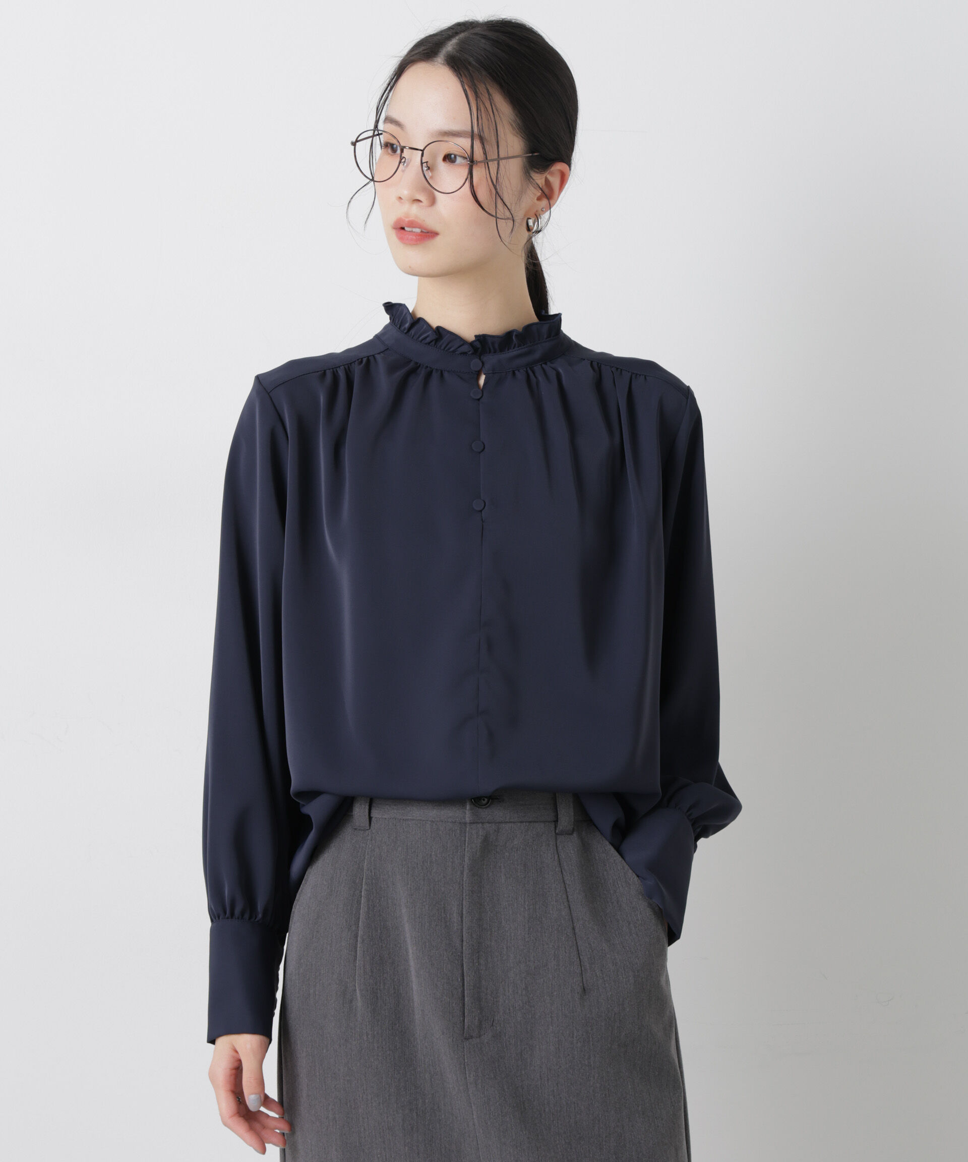 nano･universe「前後2wayスタンドカラーギャザーブラウス」|シャツ・ブラウス|