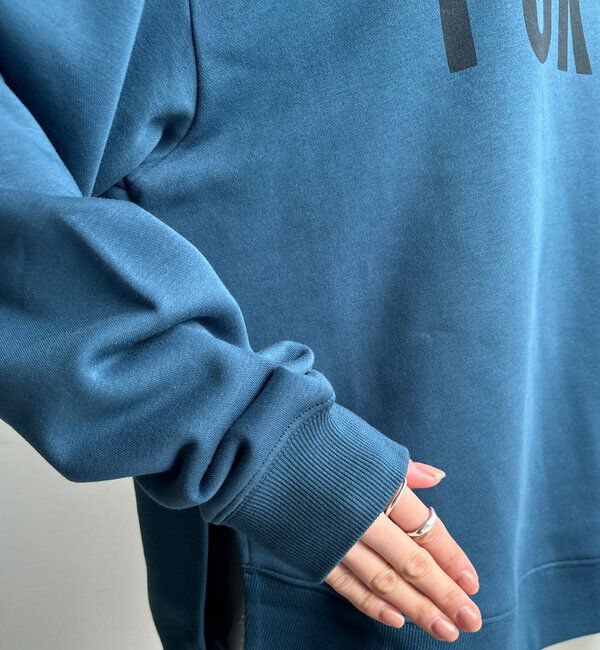  「【WEB限定】裏起毛ヘムラインロゴトップス」|Tシャツ・カットソー|