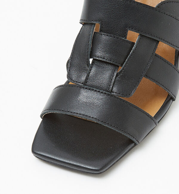 AU BANNISTER「グルカ風ヒールサンダル」|サンダル|