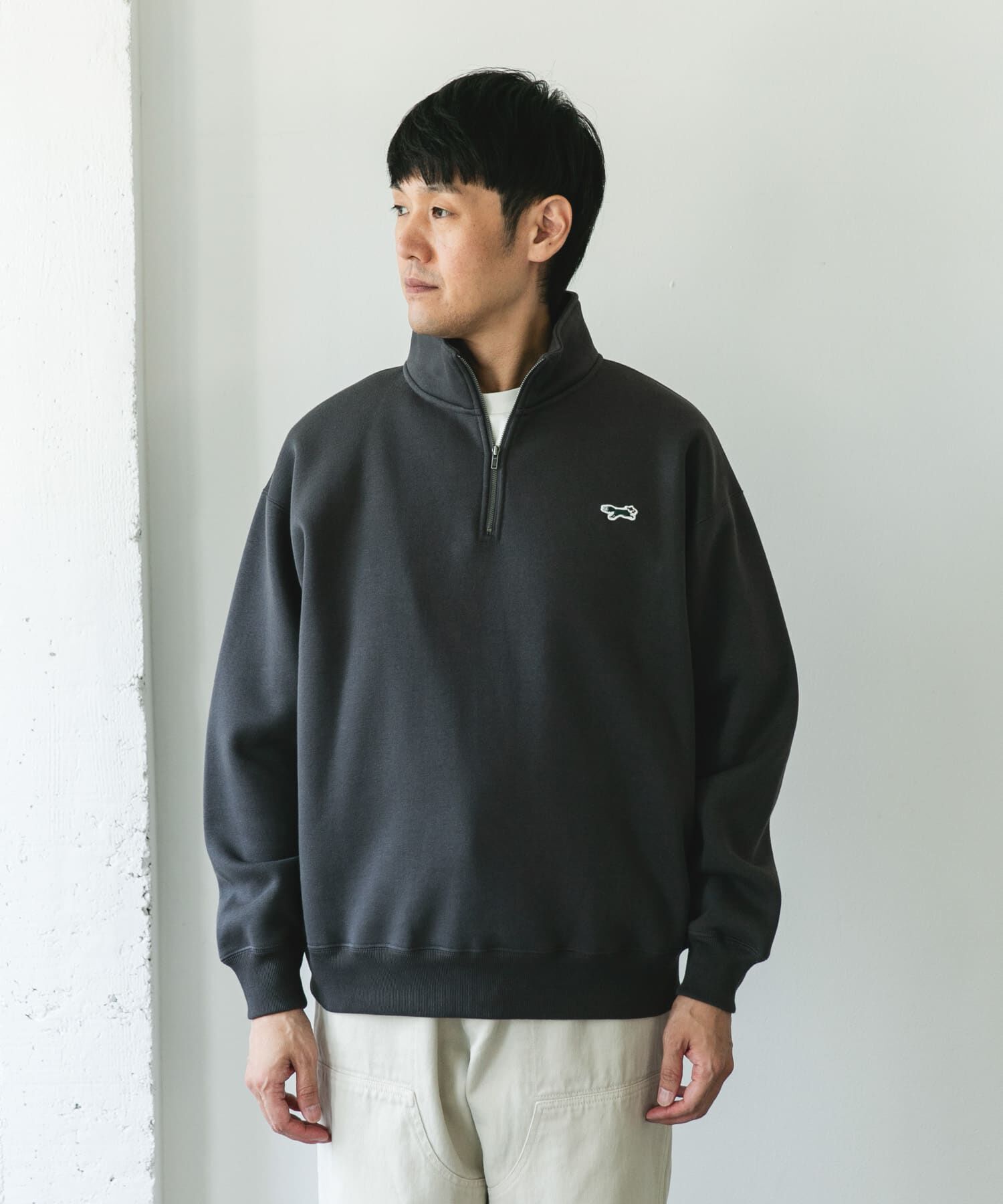 URBAN RESEARCH DOORS「『XLサイズ/WEB限定』『別注』PENNEYS&times;DOORS　THE FOX ハーフジップスウェット」|スウェット・ジャージ|