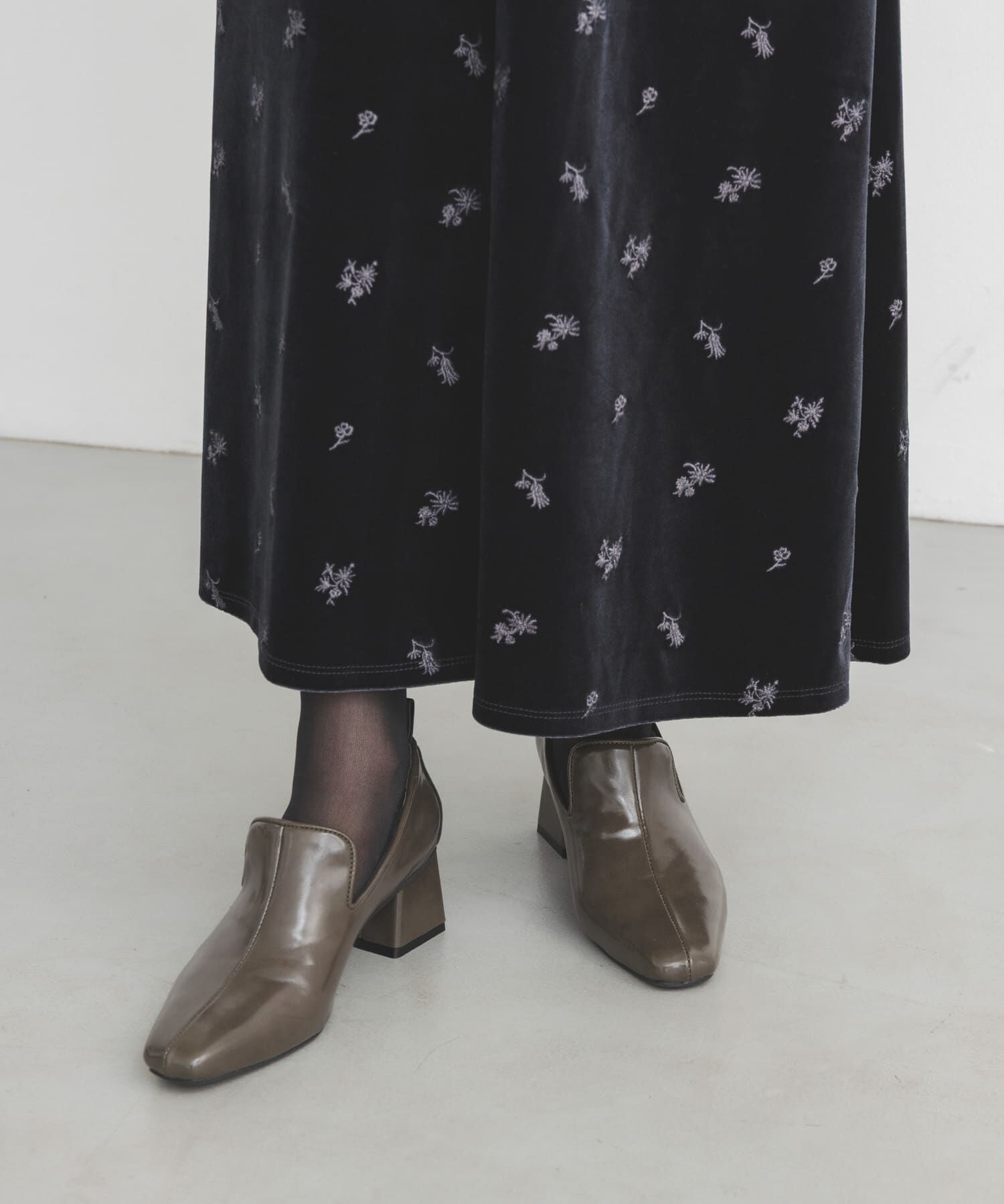  「セミスクエアトゥパンプス」|パンプス|