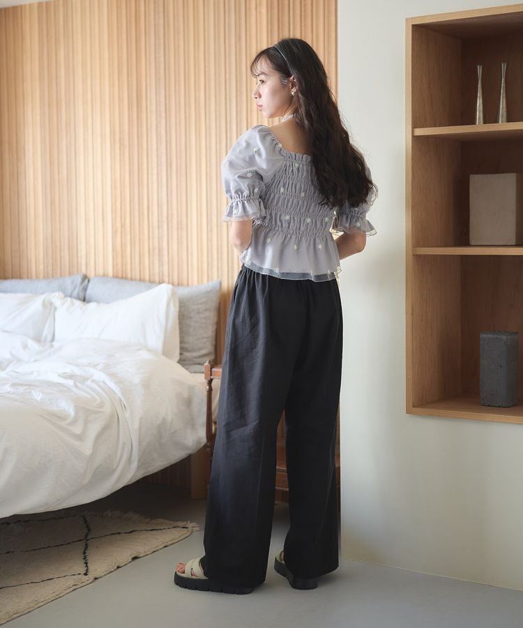 earth music&ecology「フラワー刺繍シャーリングプルオーバー」|シャツ・ブラウス|