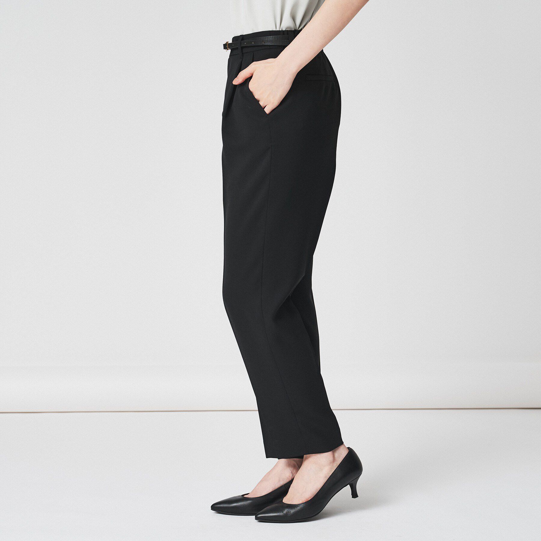 UNTITLED「【通勤スーツ/入卒/セレモニー】ライトウェイト テーパードパンツ」|その他|