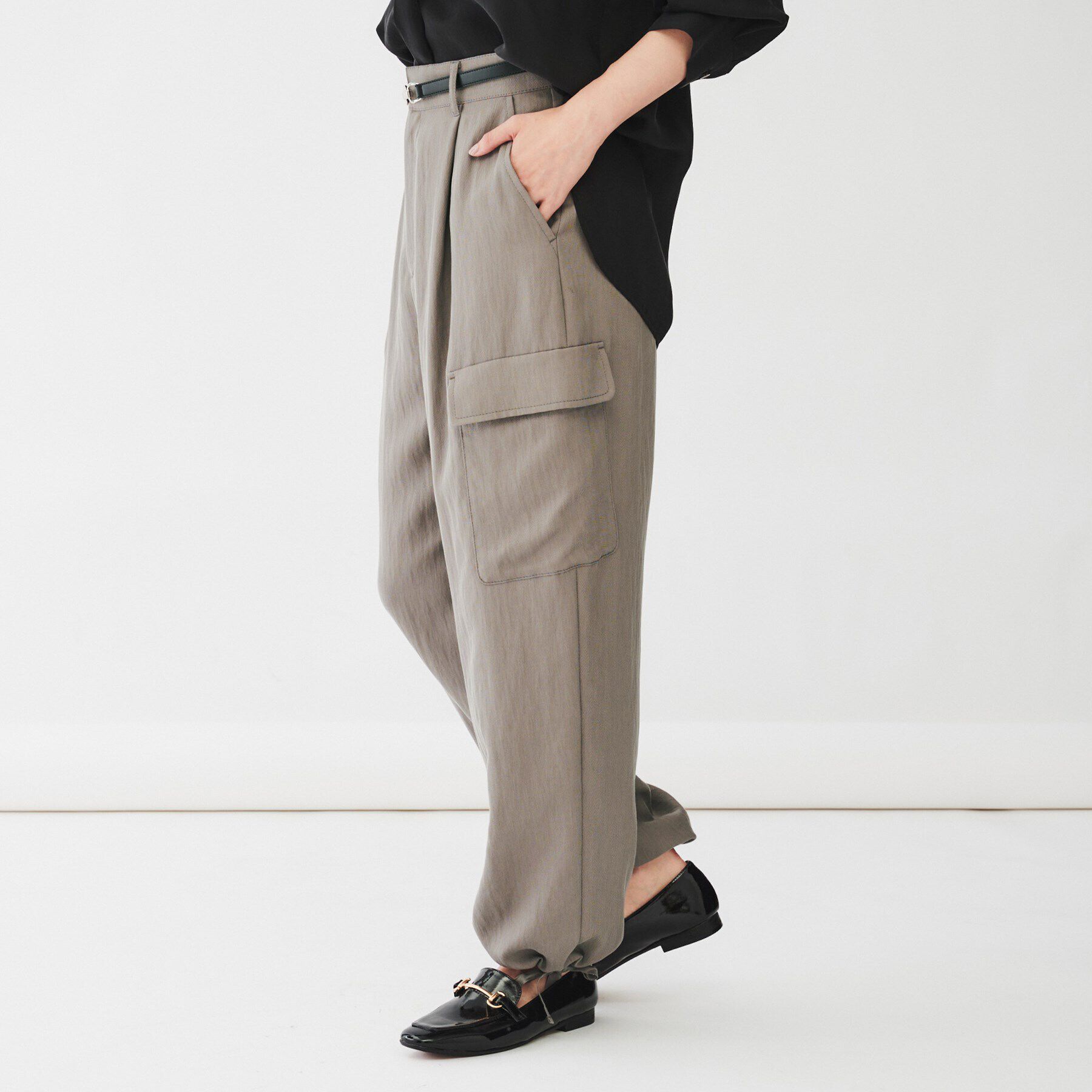 UNTITLED「【パウダータッチ/薄手】大人カーゴパンツ」|その他|