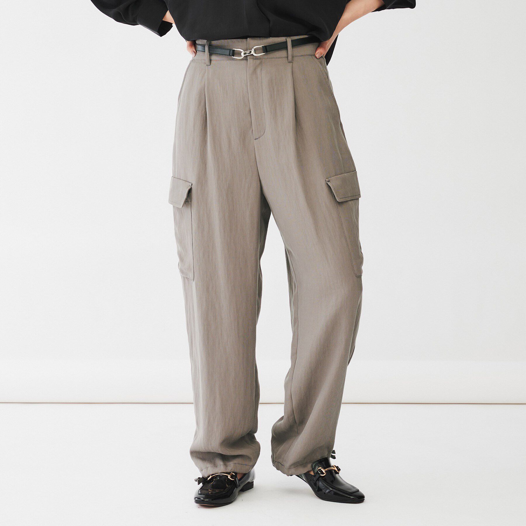 UNTITLED「【パウダータッチ/薄手】大人カーゴパンツ」|その他|