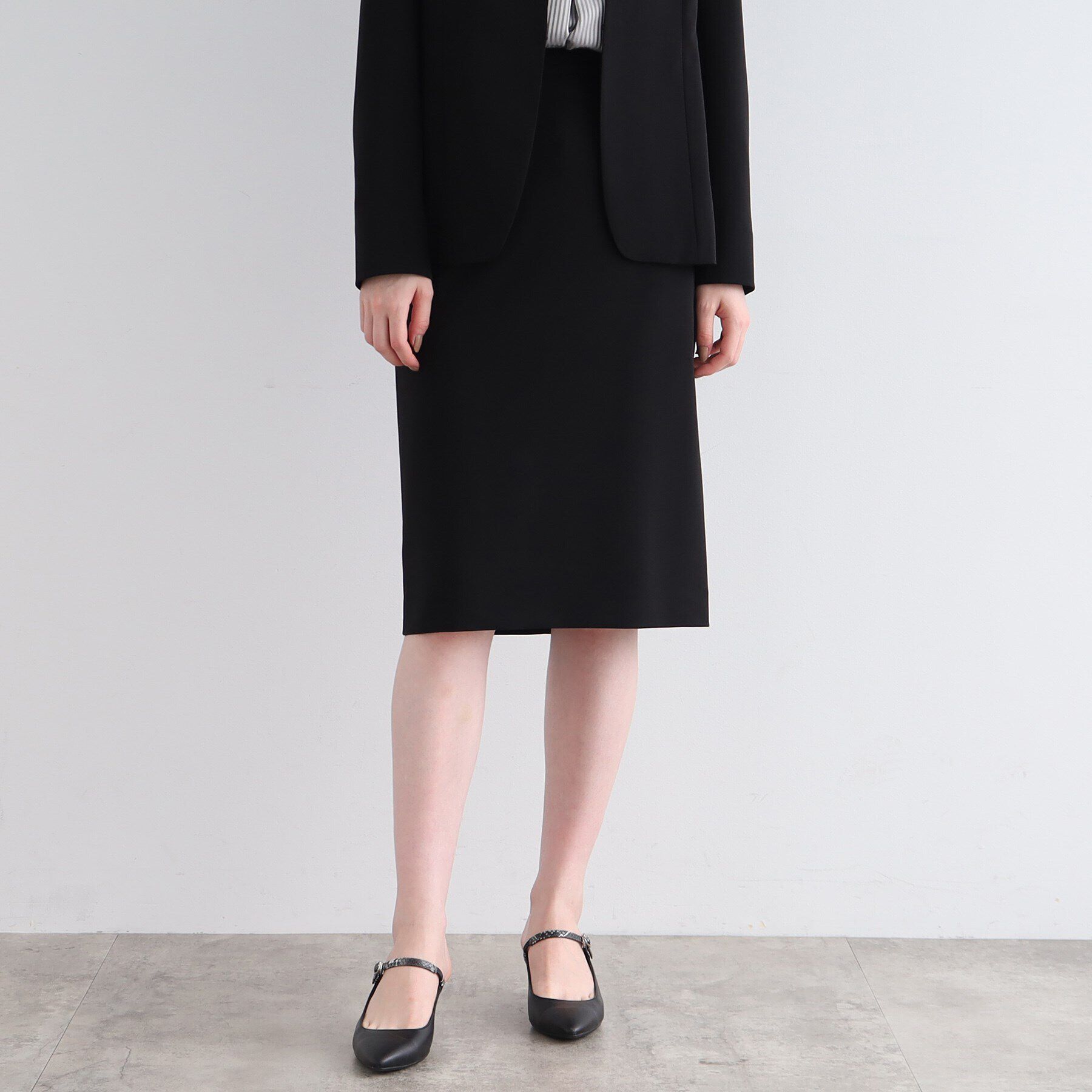 INDIVI「【洗える/UVケア/エコ/日本製】ストレッチ ストレートスカート」|スーツ|ブラック(019)